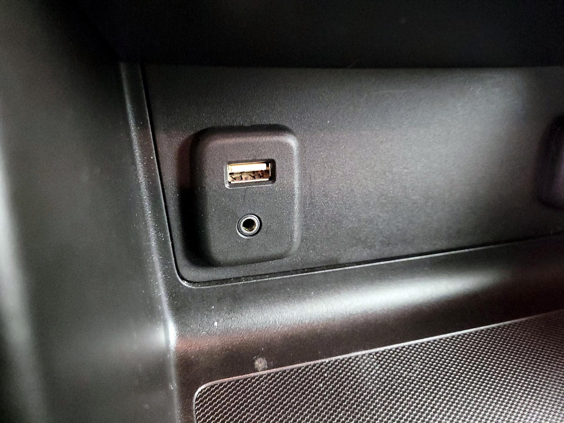 Thumbnail: 2016 Chevrolet Colorado - 18