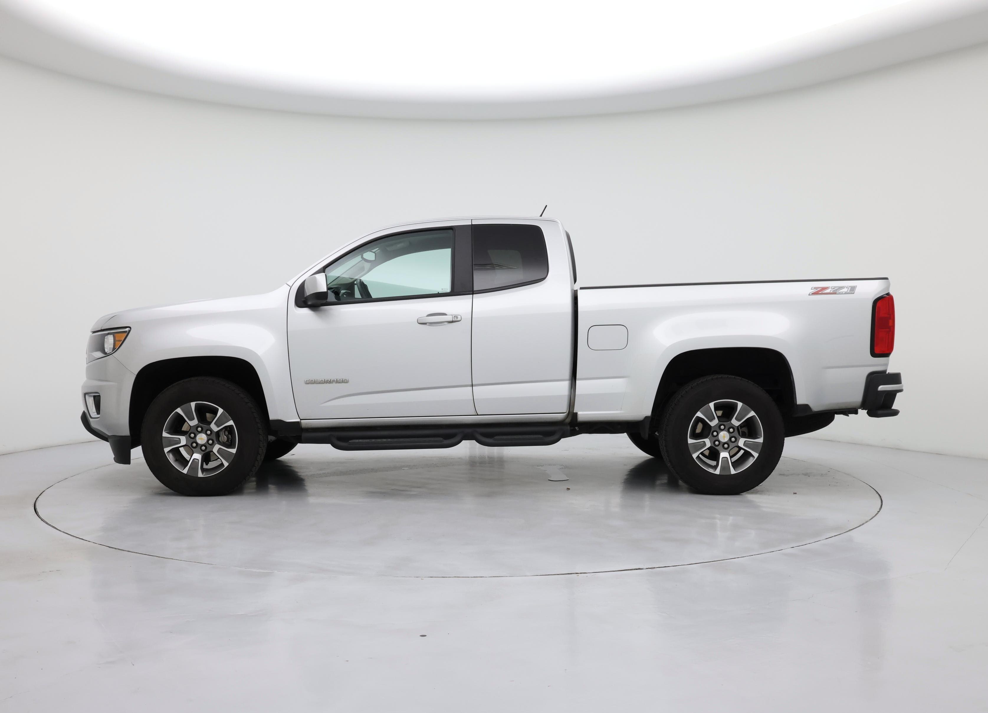 Thumbnail: 2016 Chevrolet Colorado - 3