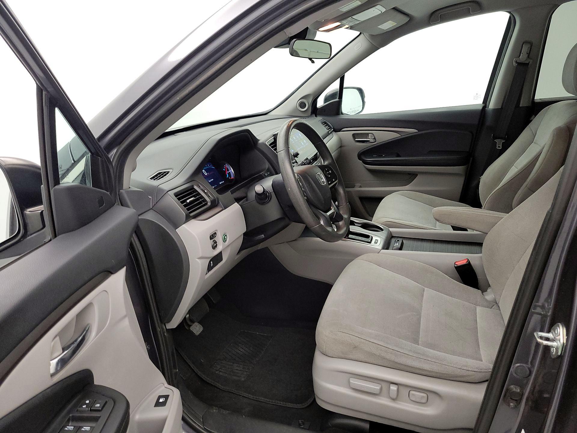 Thumbnail: 2019 Honda Pilot - 11