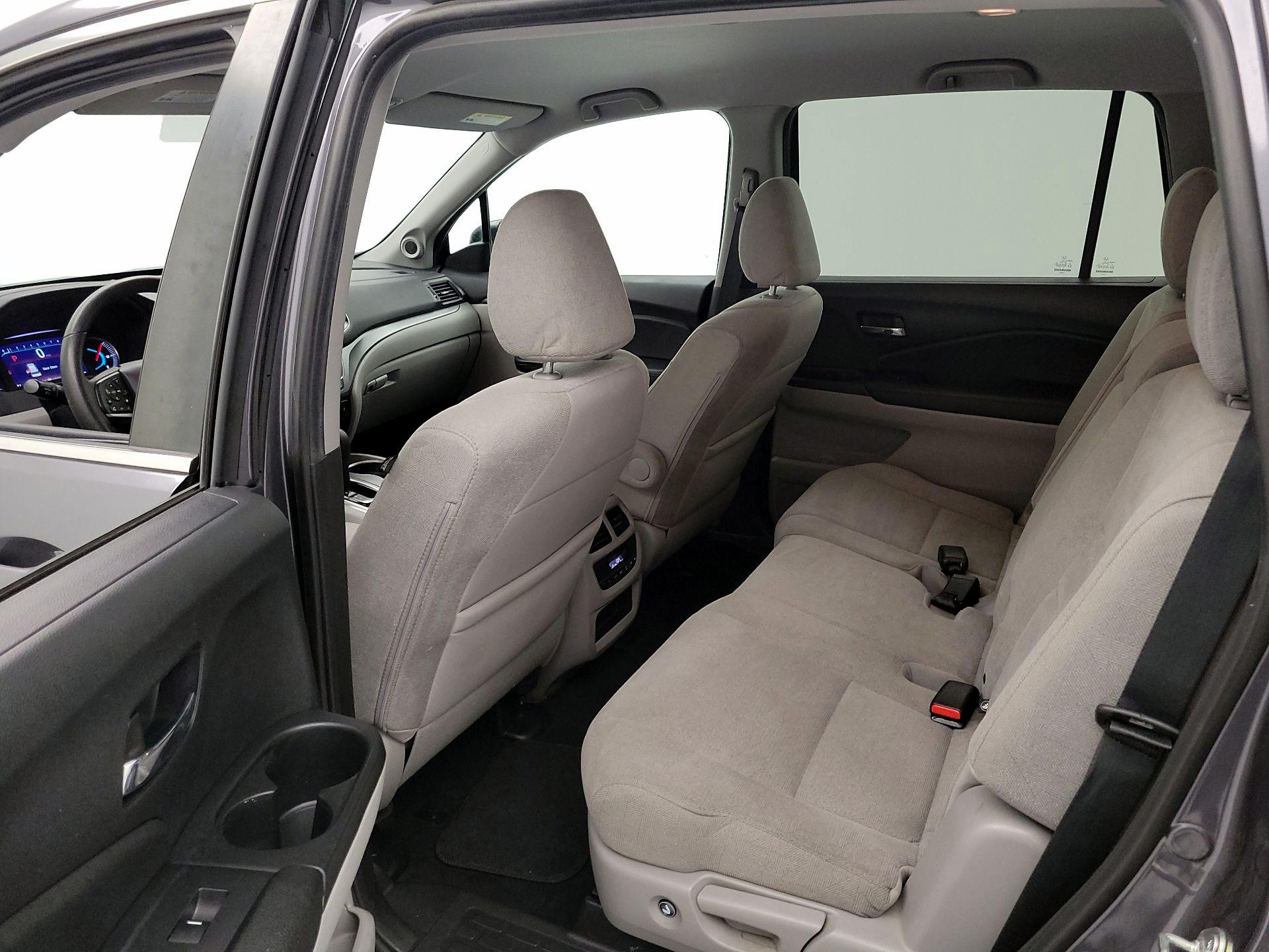 Thumbnail: 2019 Honda Pilot - 19