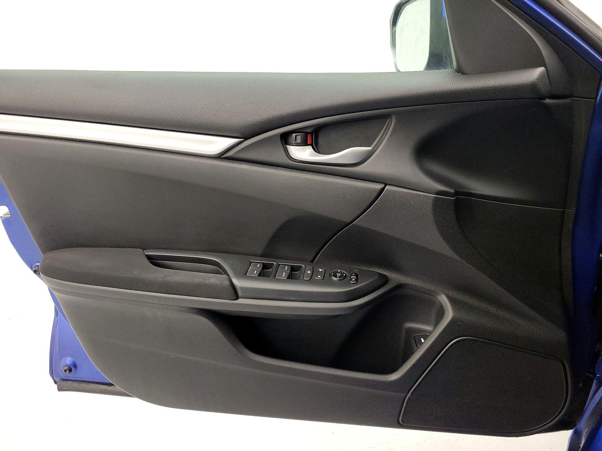 Thumbnail: 2016 Honda Civic - 12