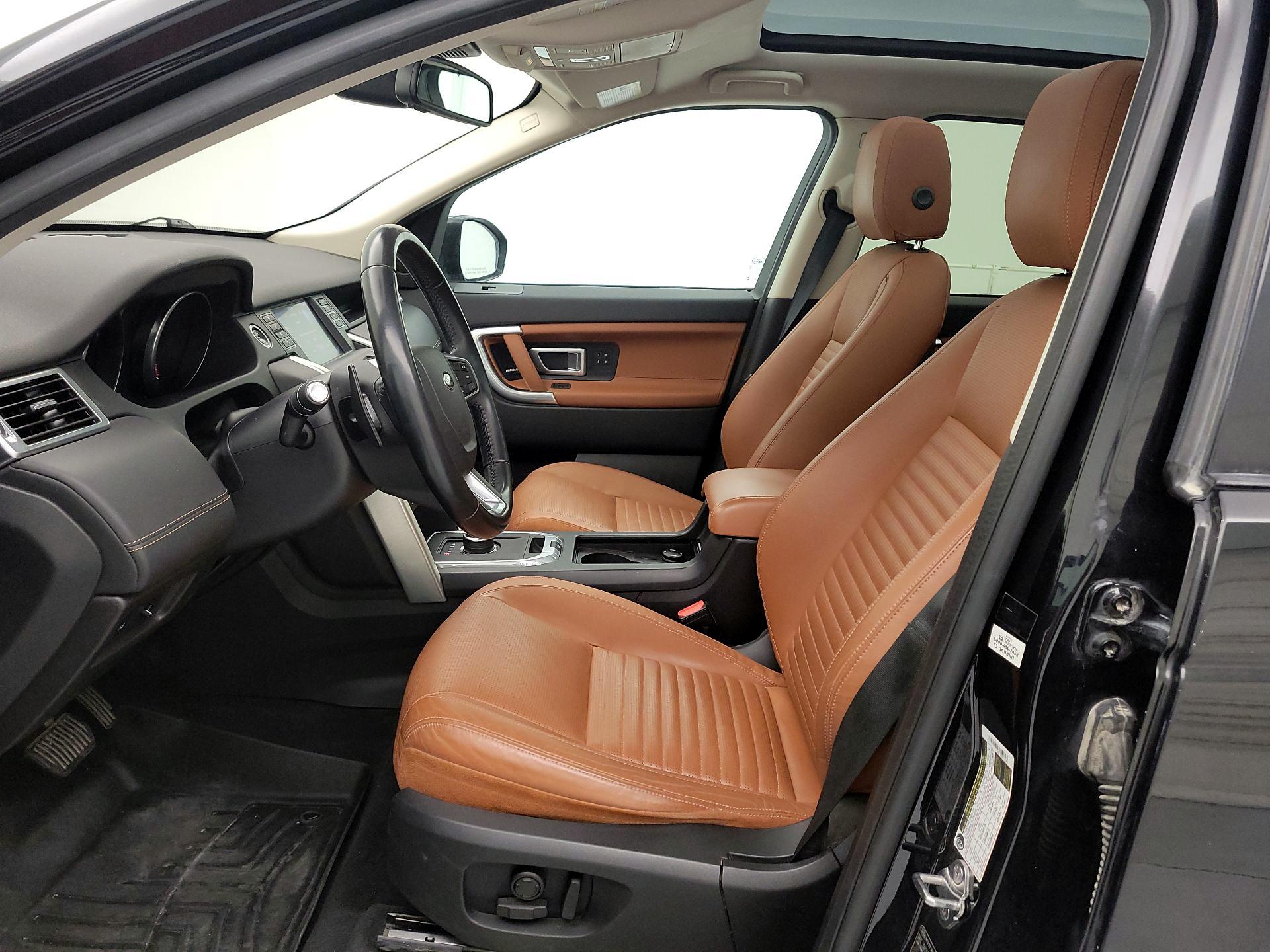 Thumbnail: 2017 Land Rover Discovery Sport - 11