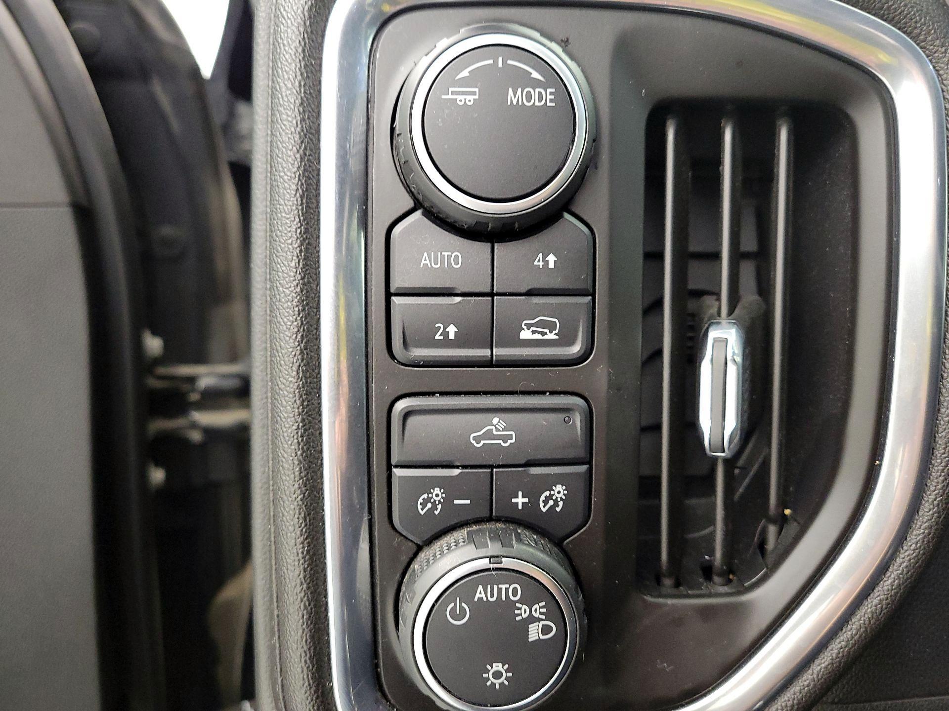 Thumbnail: 2020 Chevrolet Silverado 1500 - 13