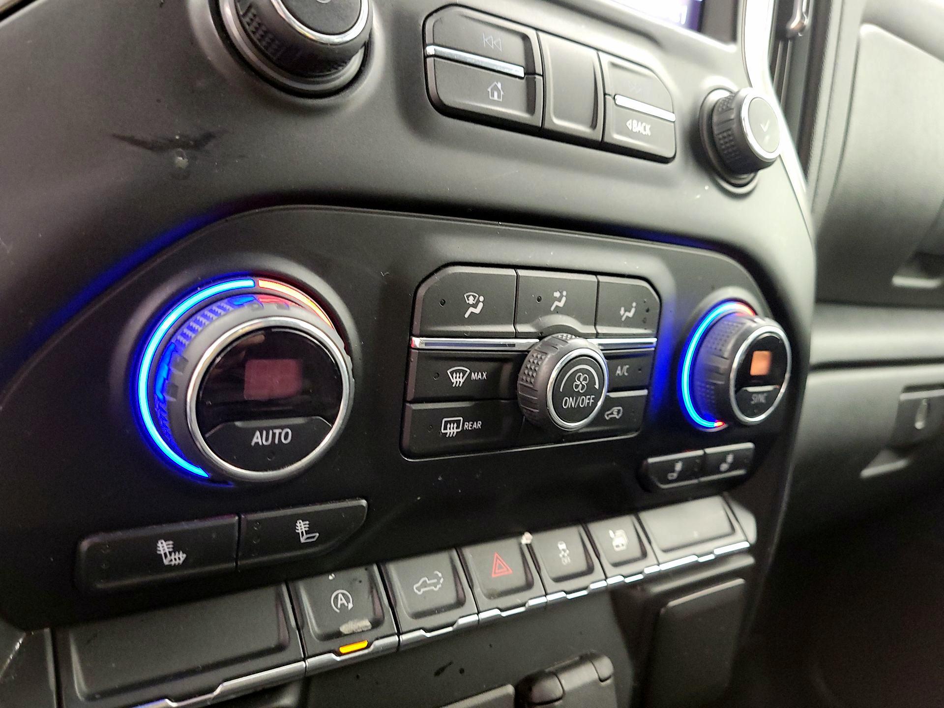 Thumbnail: 2020 Chevrolet Silverado 1500 - 16