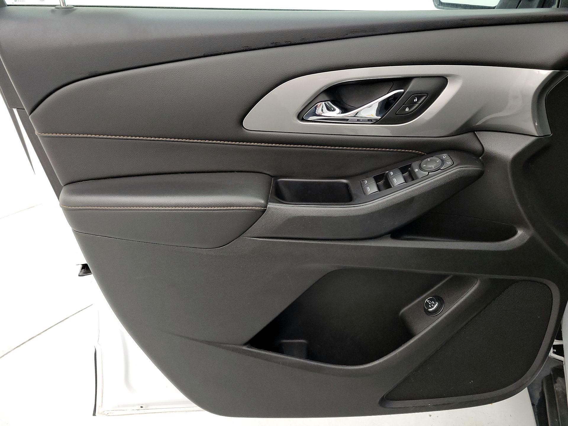 Thumbnail: 2018 Chevrolet Traverse - 12