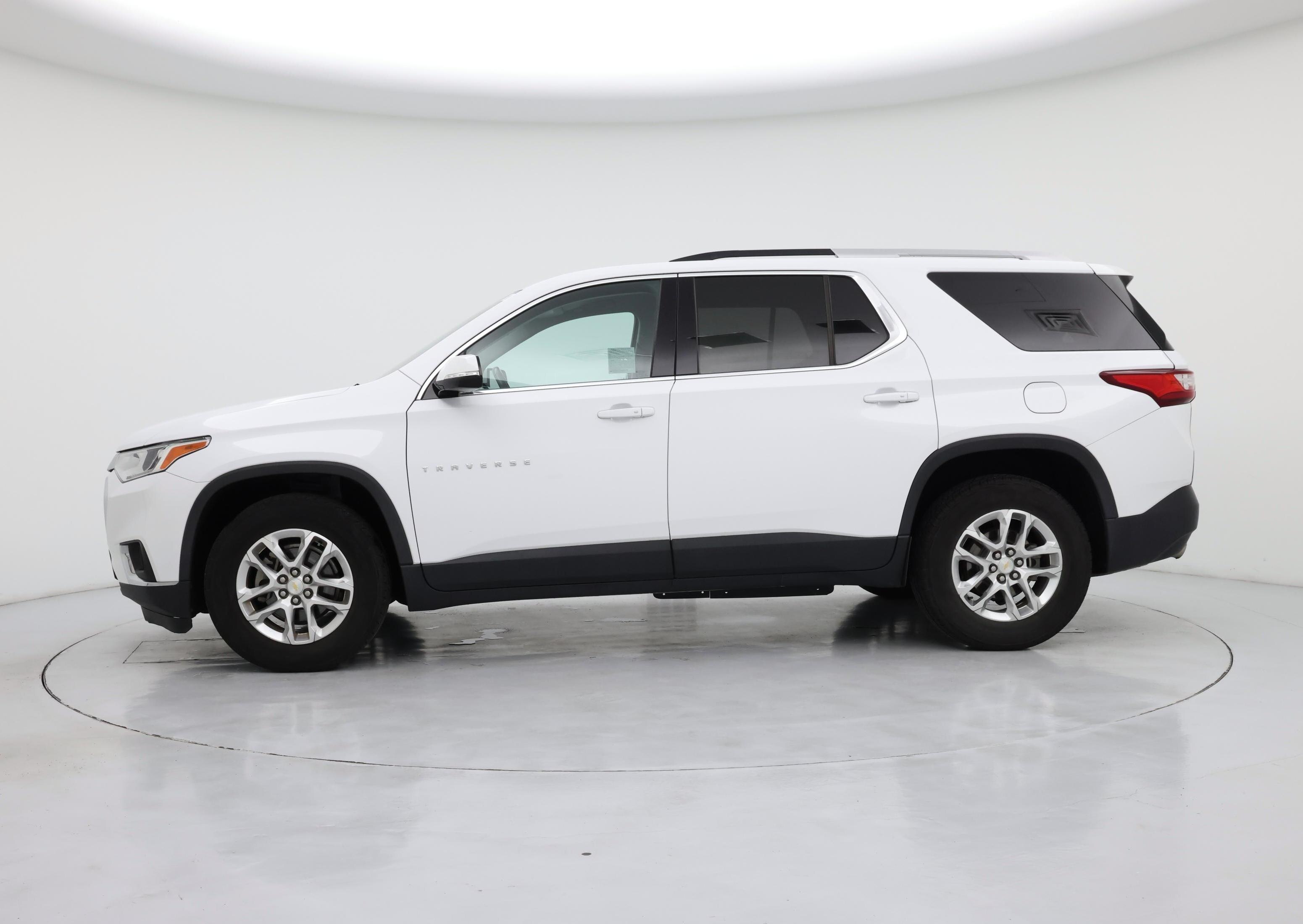 Thumbnail: 2018 Chevrolet Traverse - 3