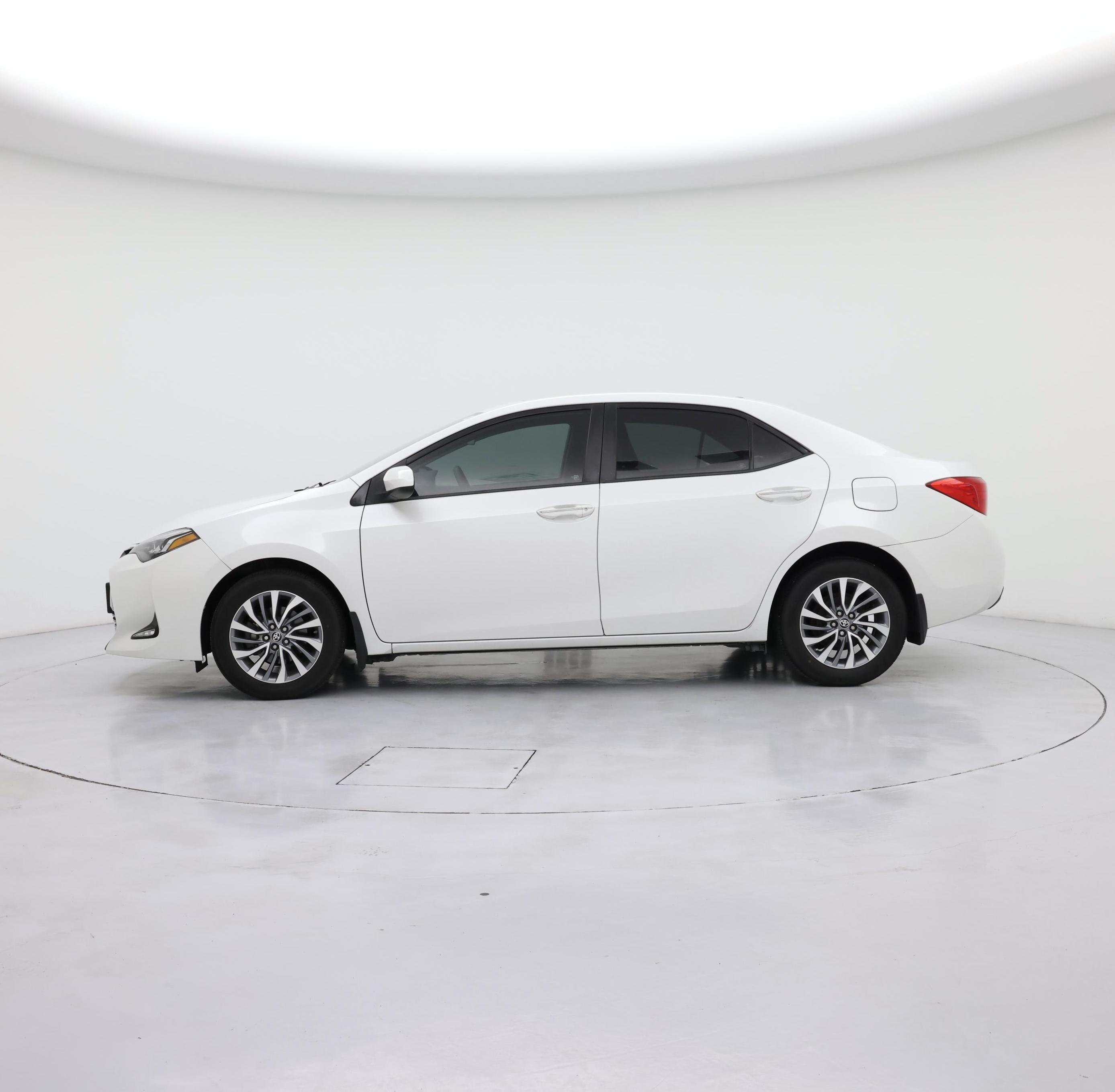 Thumbnail: 2017 Toyota Corolla - 3