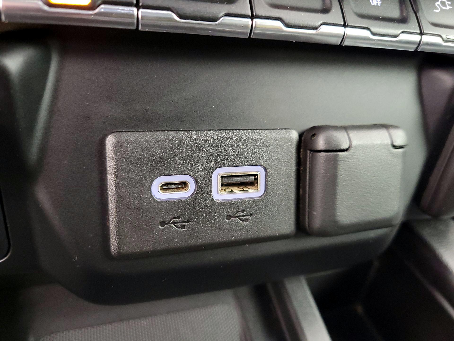 Thumbnail: 2020 GMC Sierra 2500 - 19