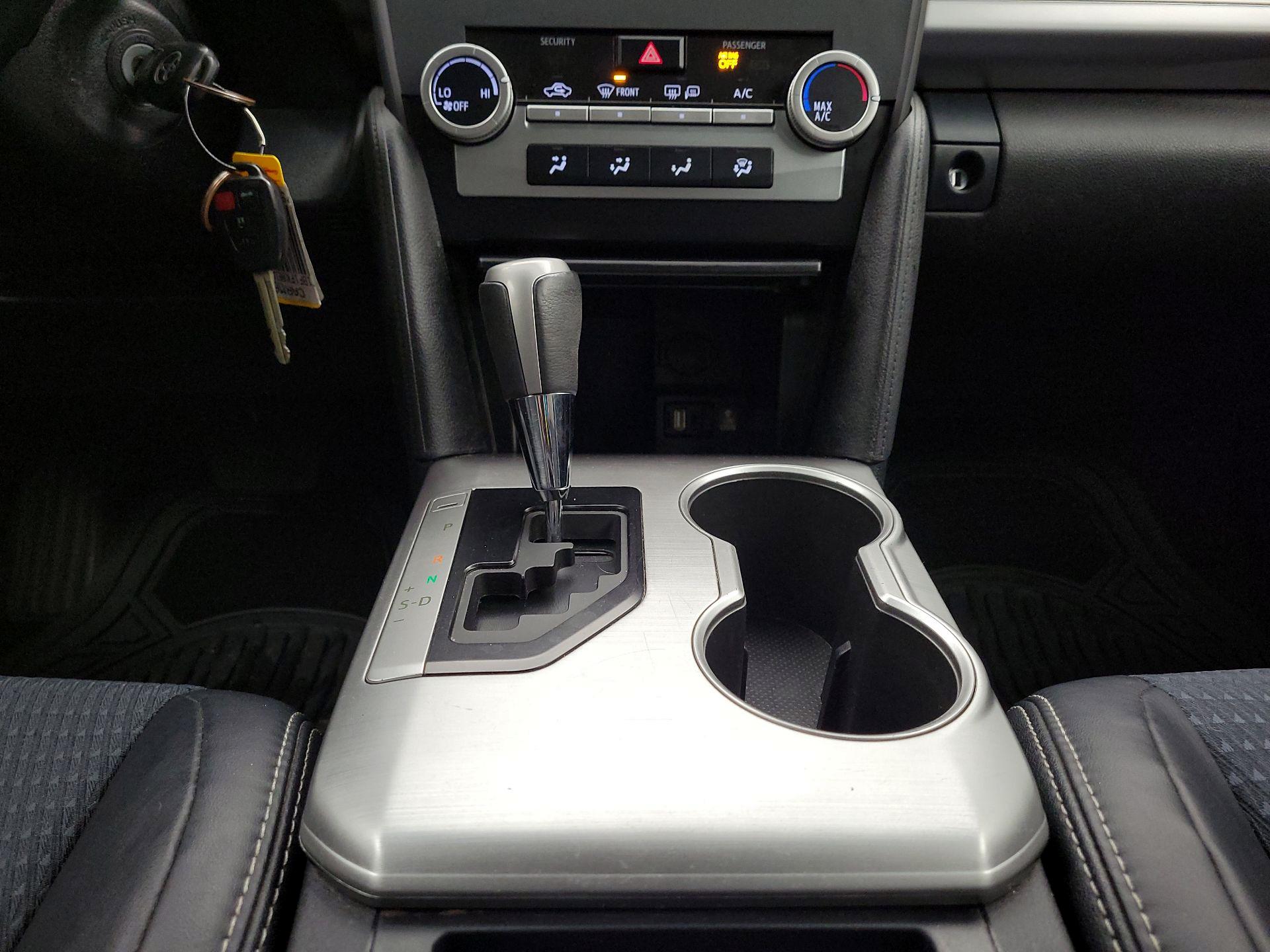 Thumbnail: 2014 Toyota Camry - 17