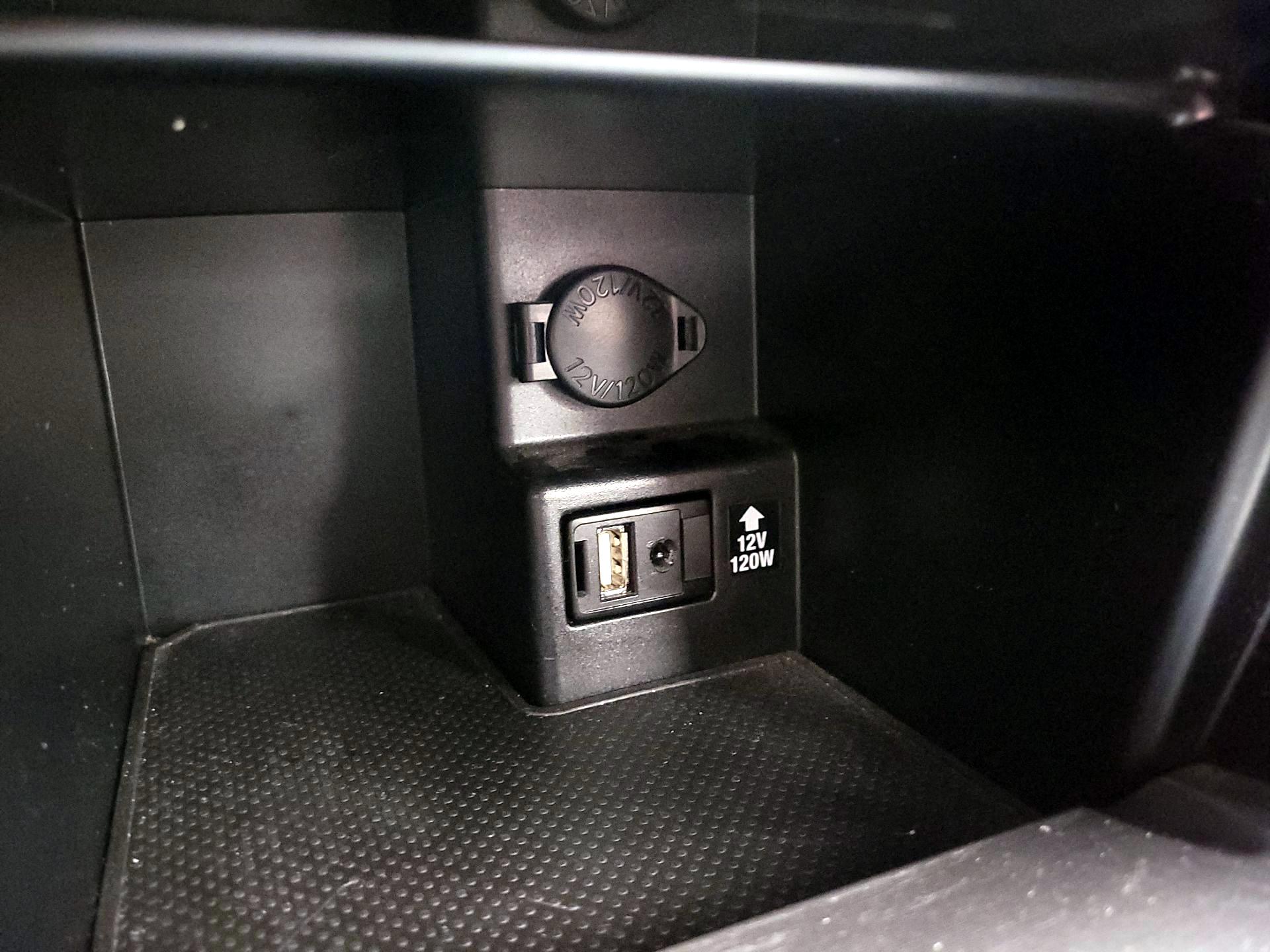 Thumbnail: 2014 Toyota Camry - 18