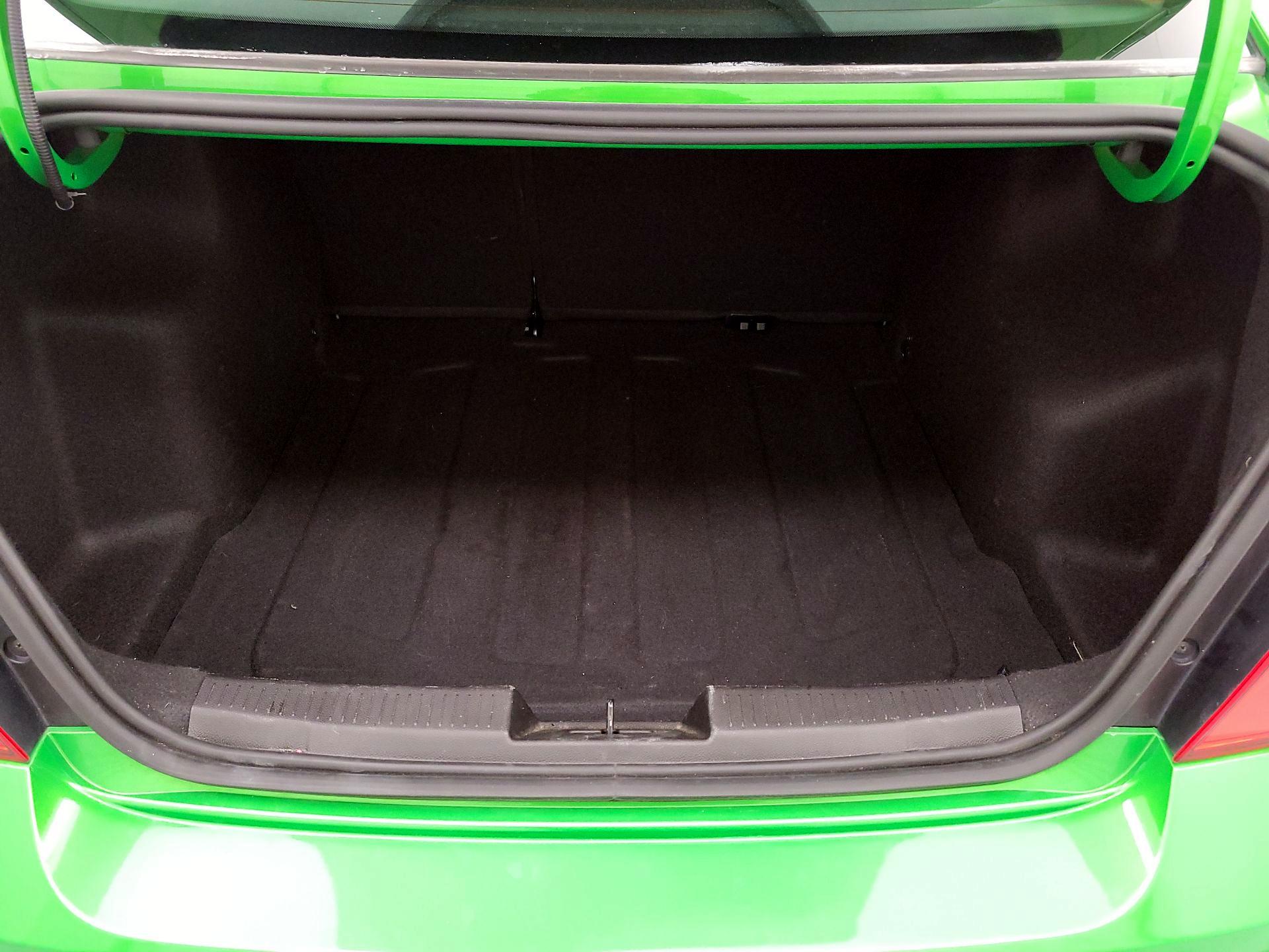 Thumbnail: 2016 Chevrolet Sonic - 18