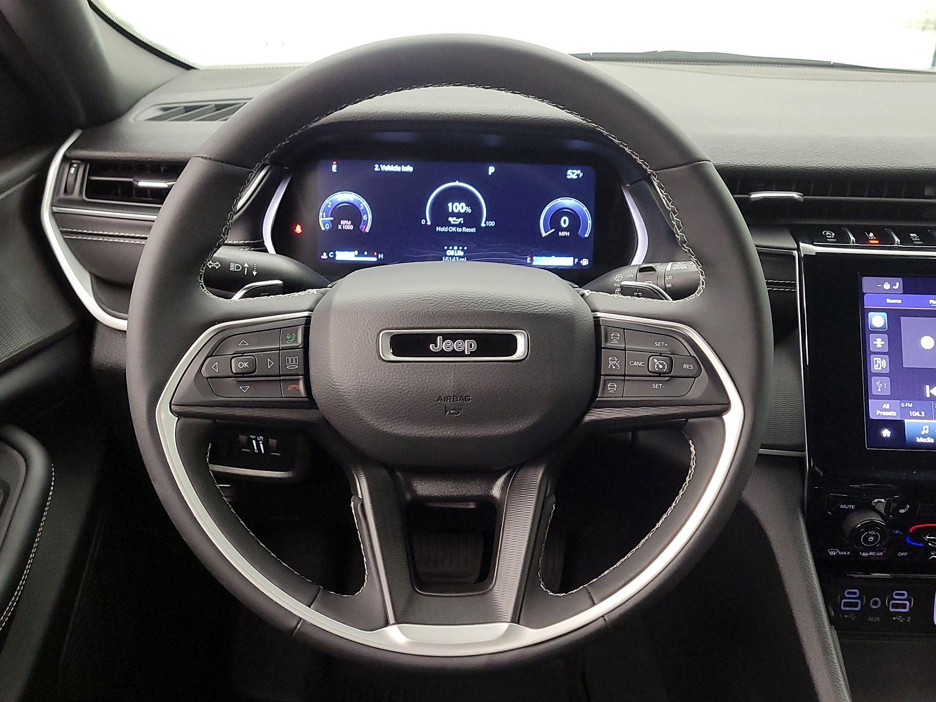 Thumbnail: 2023 Jeep Grand Cherokee - 10