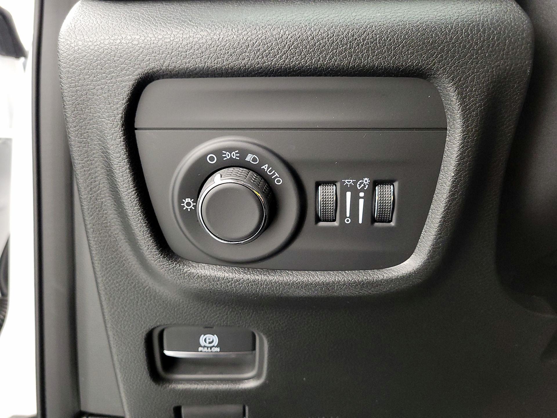 Thumbnail: 2023 Jeep Grand Cherokee - 13