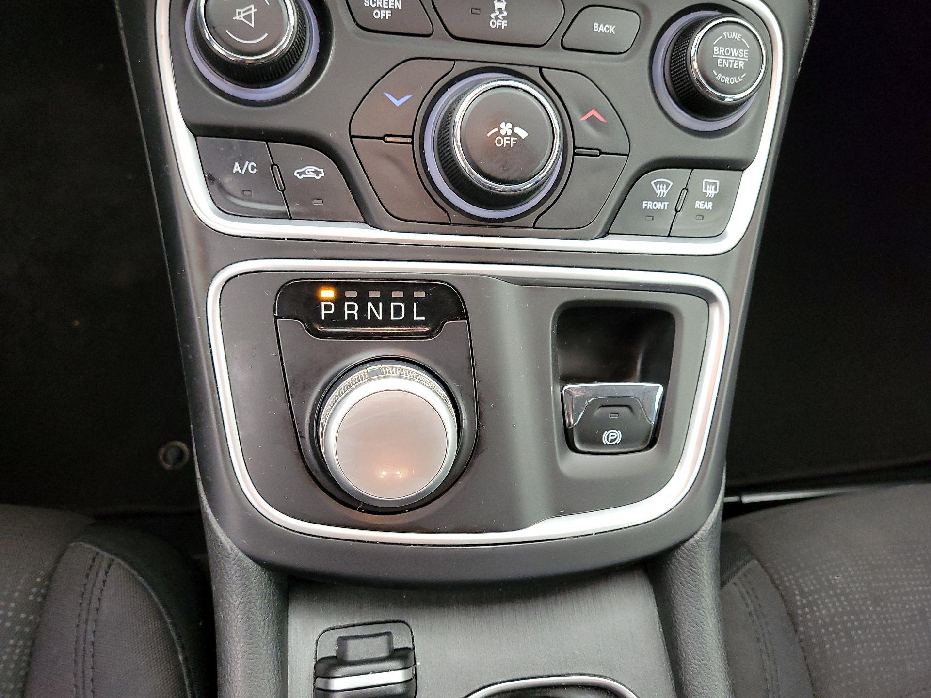 Thumbnail: 2015 Chrysler 200 - 17