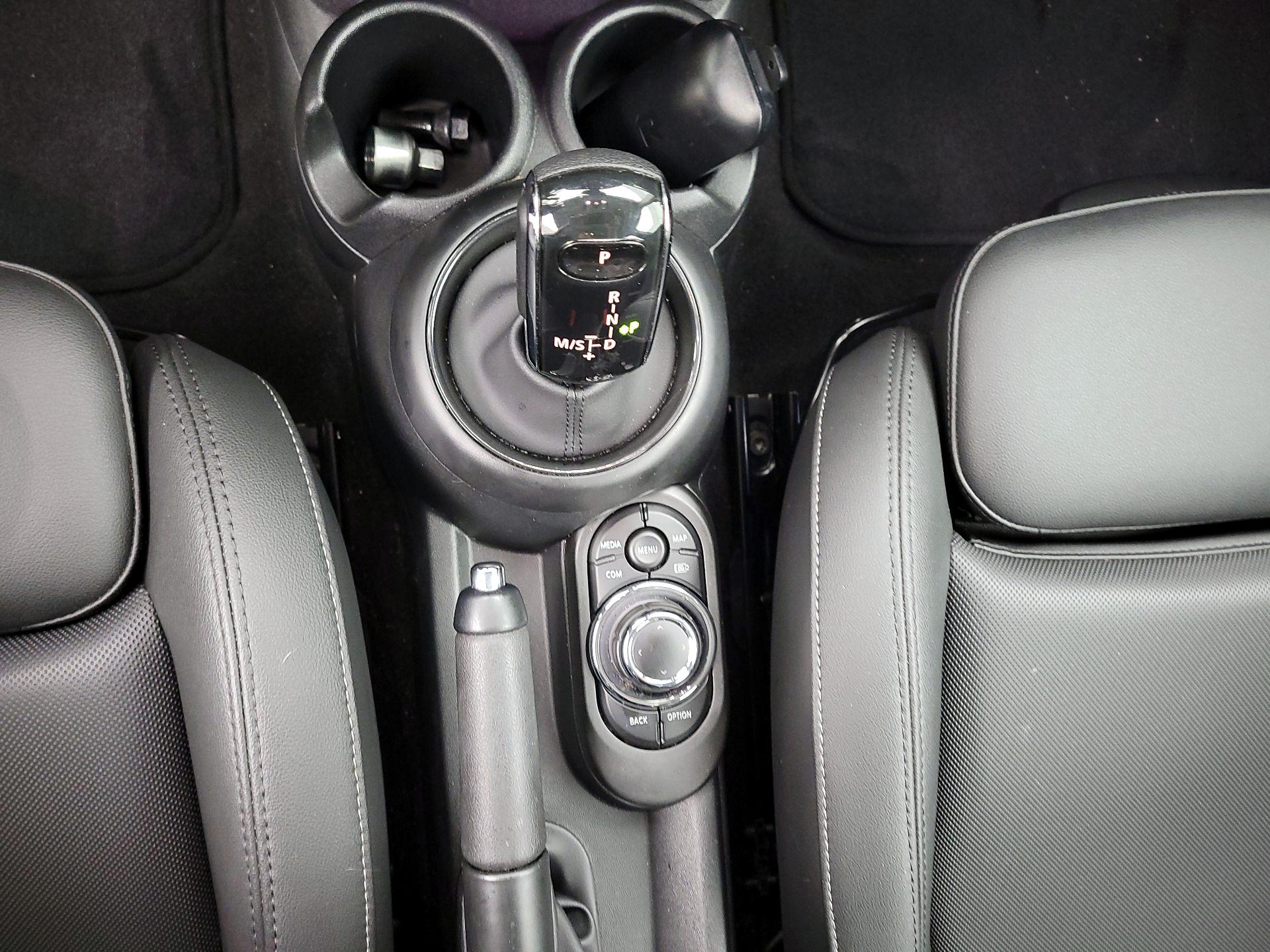 Thumbnail: 2023 MINI Cooper Hardtop - 17