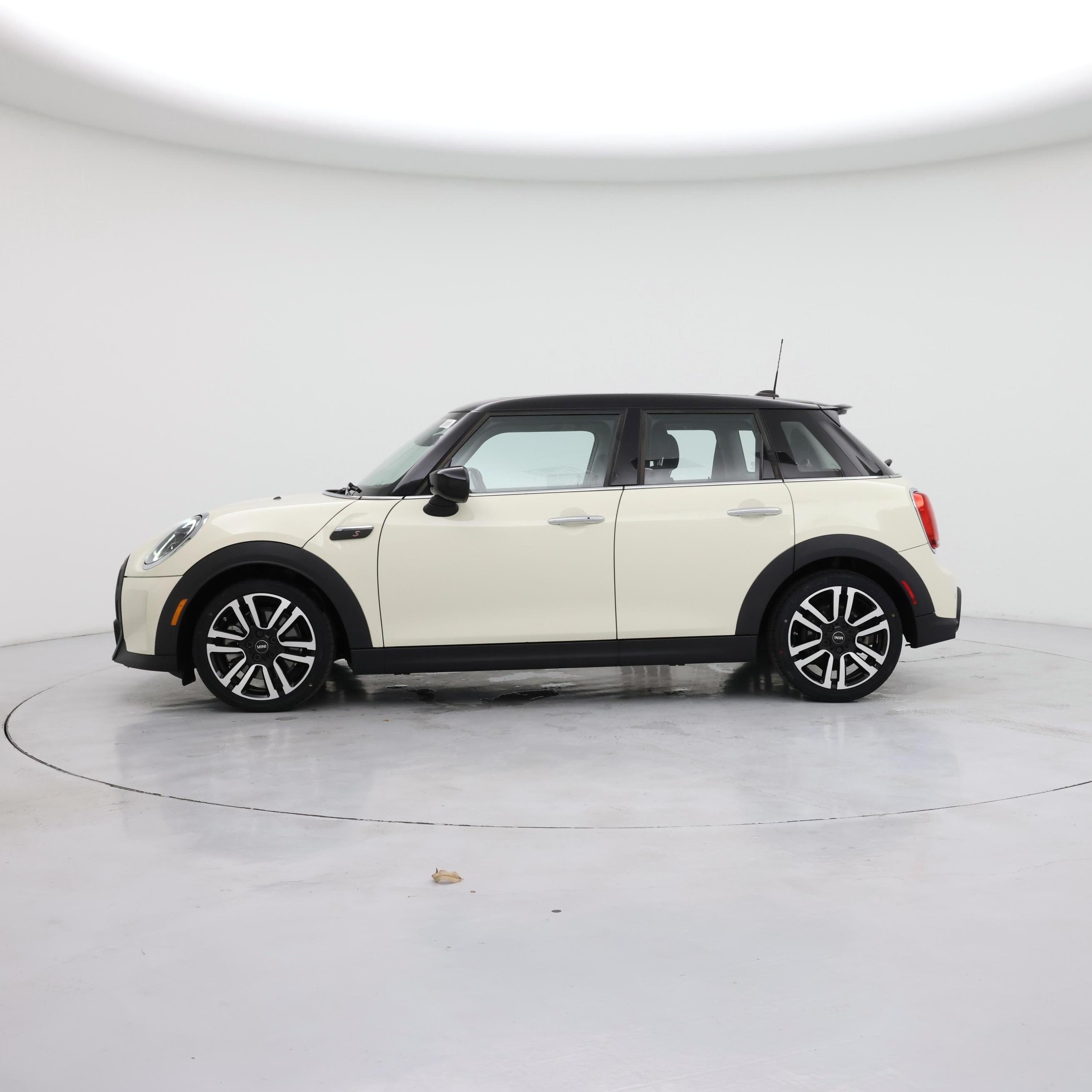 Thumbnail: 2023 MINI Cooper Hardtop - 3