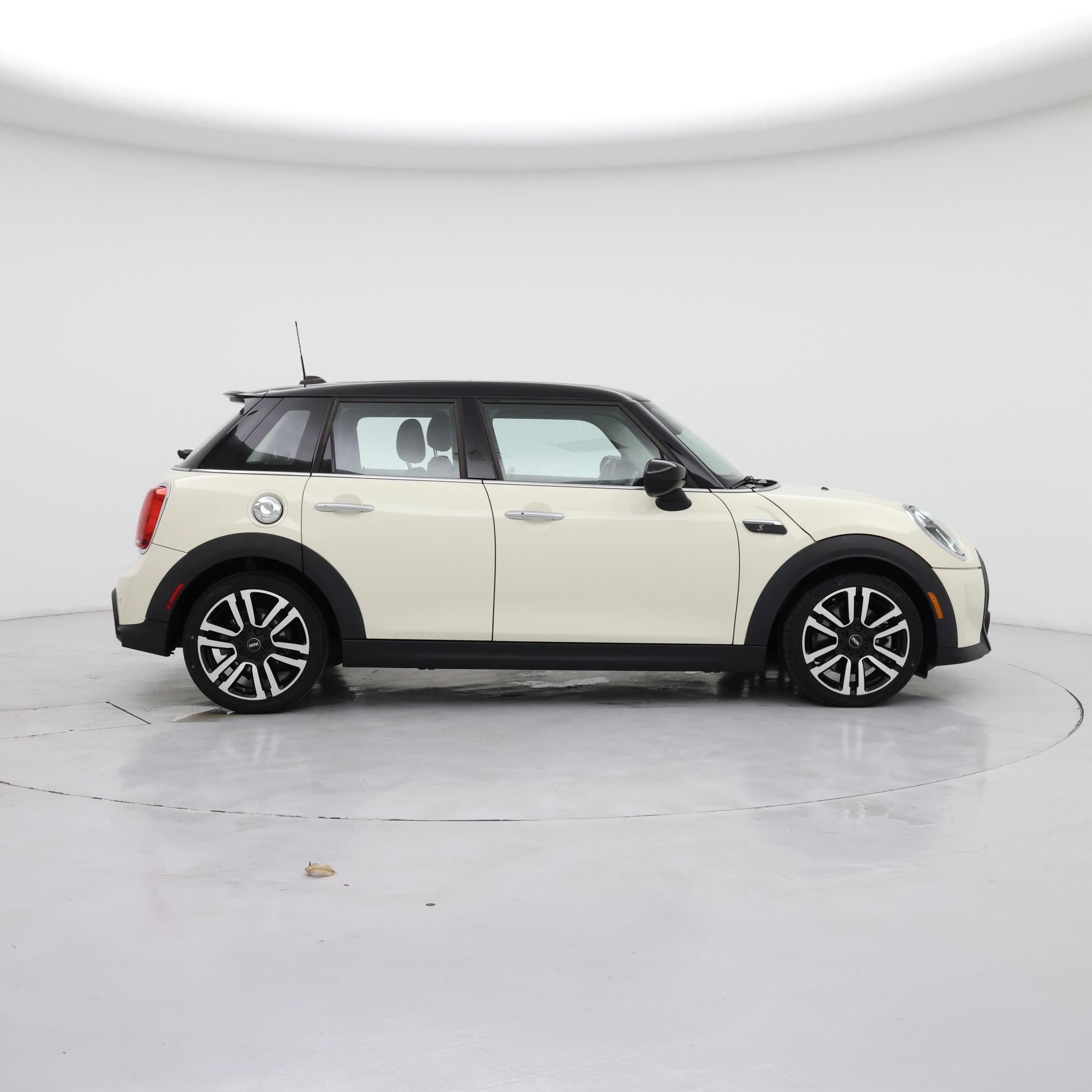 Thumbnail: 2023 MINI Cooper Hardtop - 7