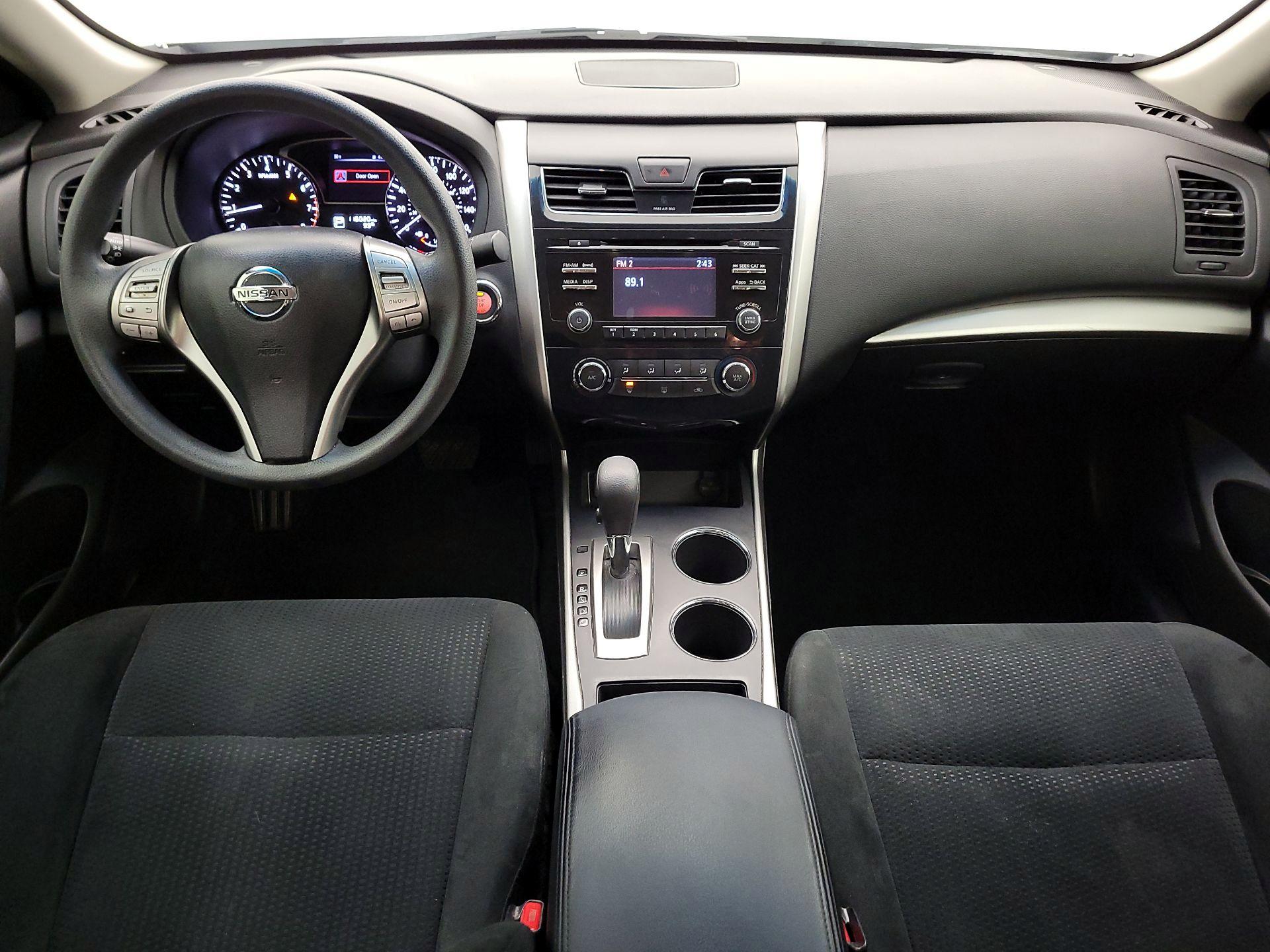 Thumbnail: 2015 Nissan Altima - 9