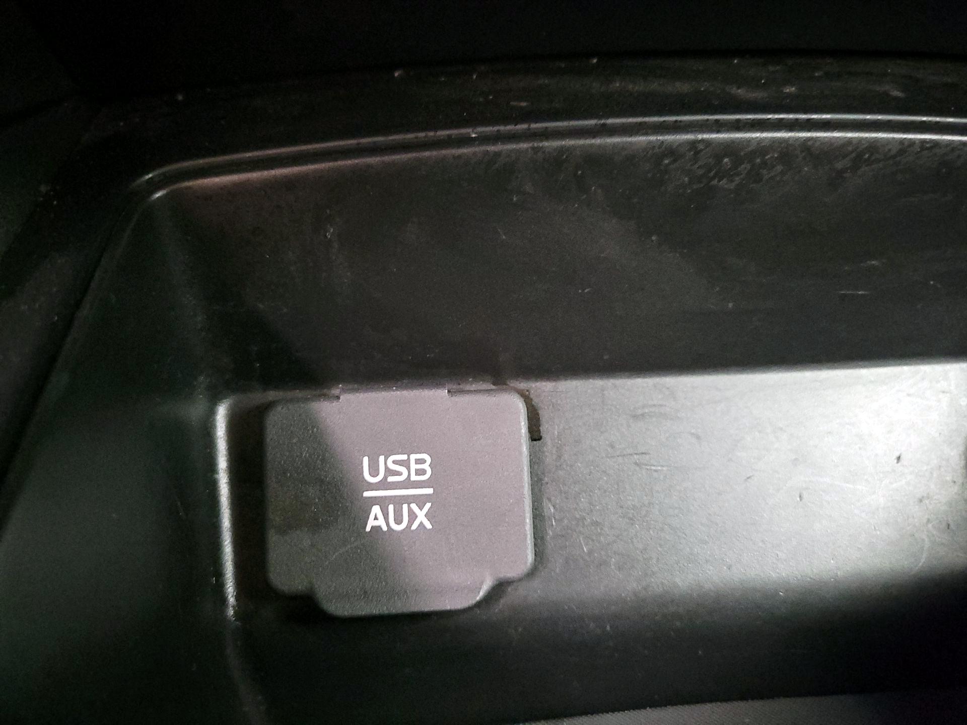 Thumbnail: 2015 Nissan Altima - 18