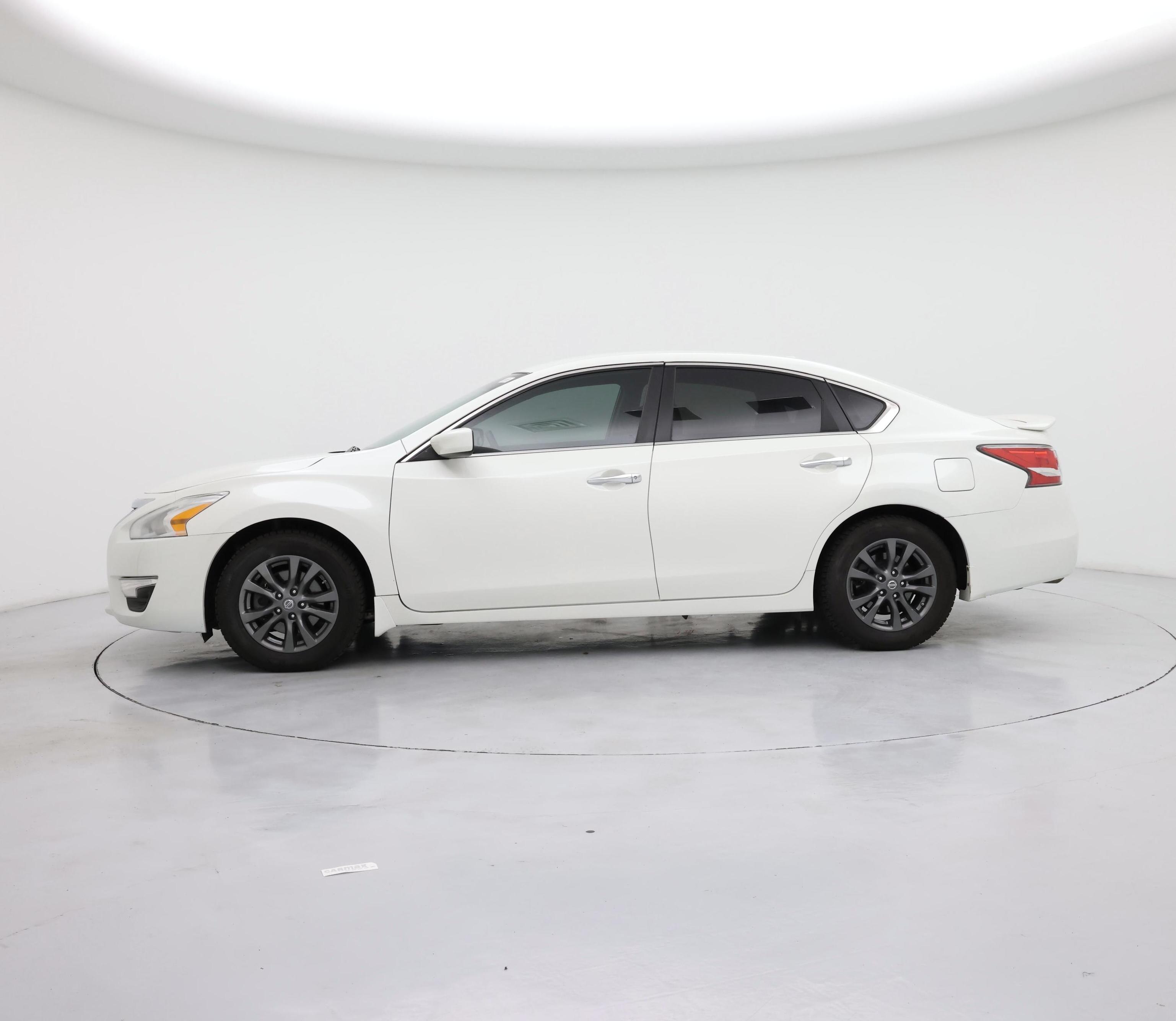 Thumbnail: 2015 Nissan Altima - 3