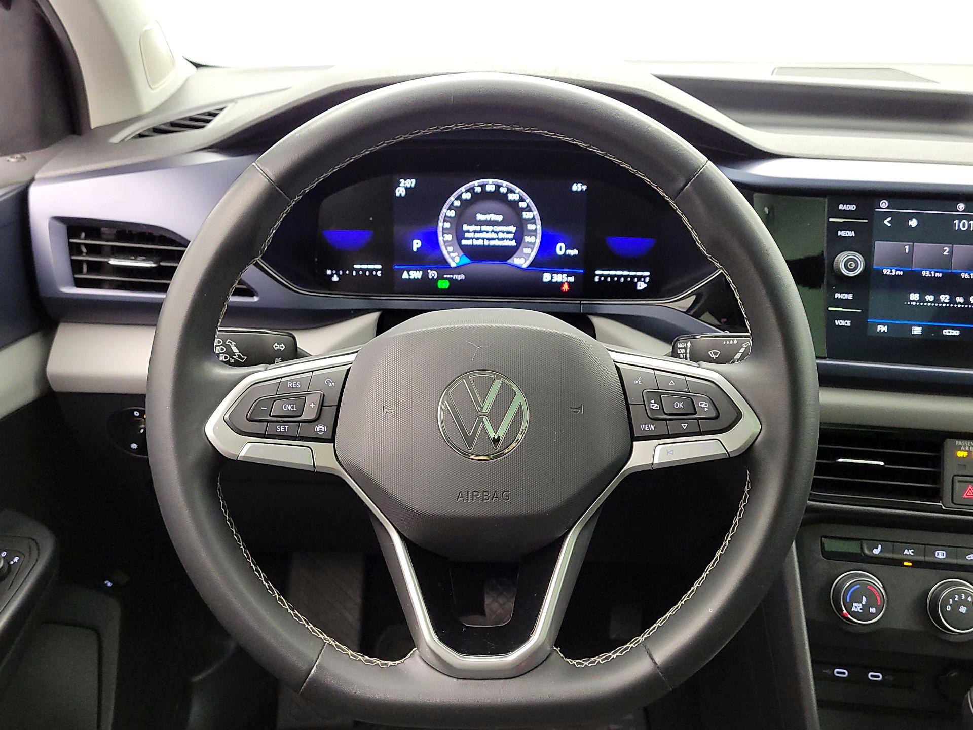 Thumbnail: 2022 Volkswagen Taos - 10