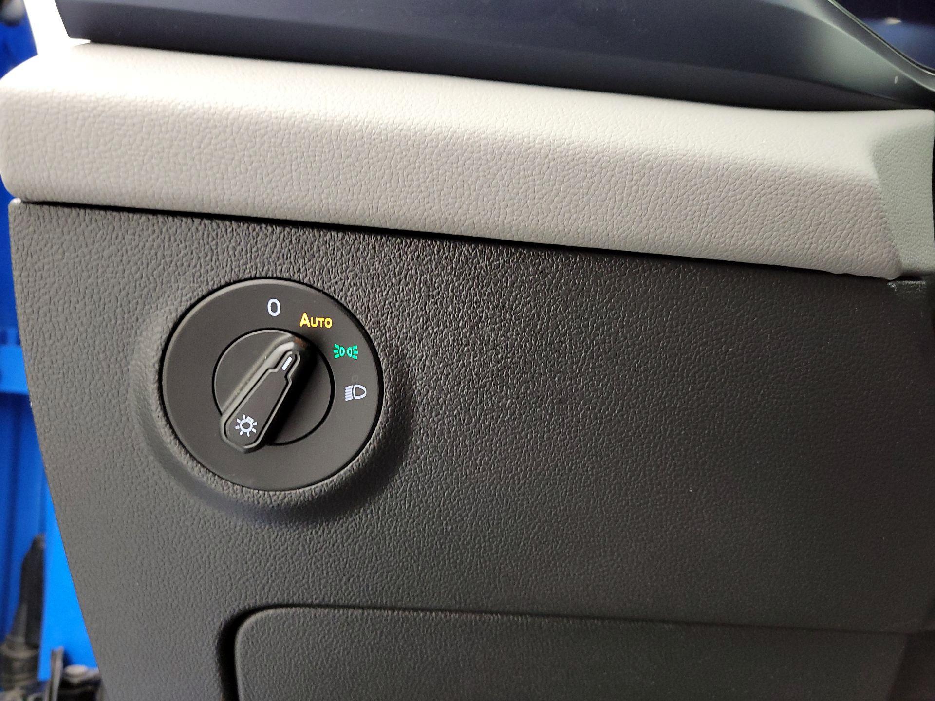 Thumbnail: 2022 Volkswagen Taos - 13