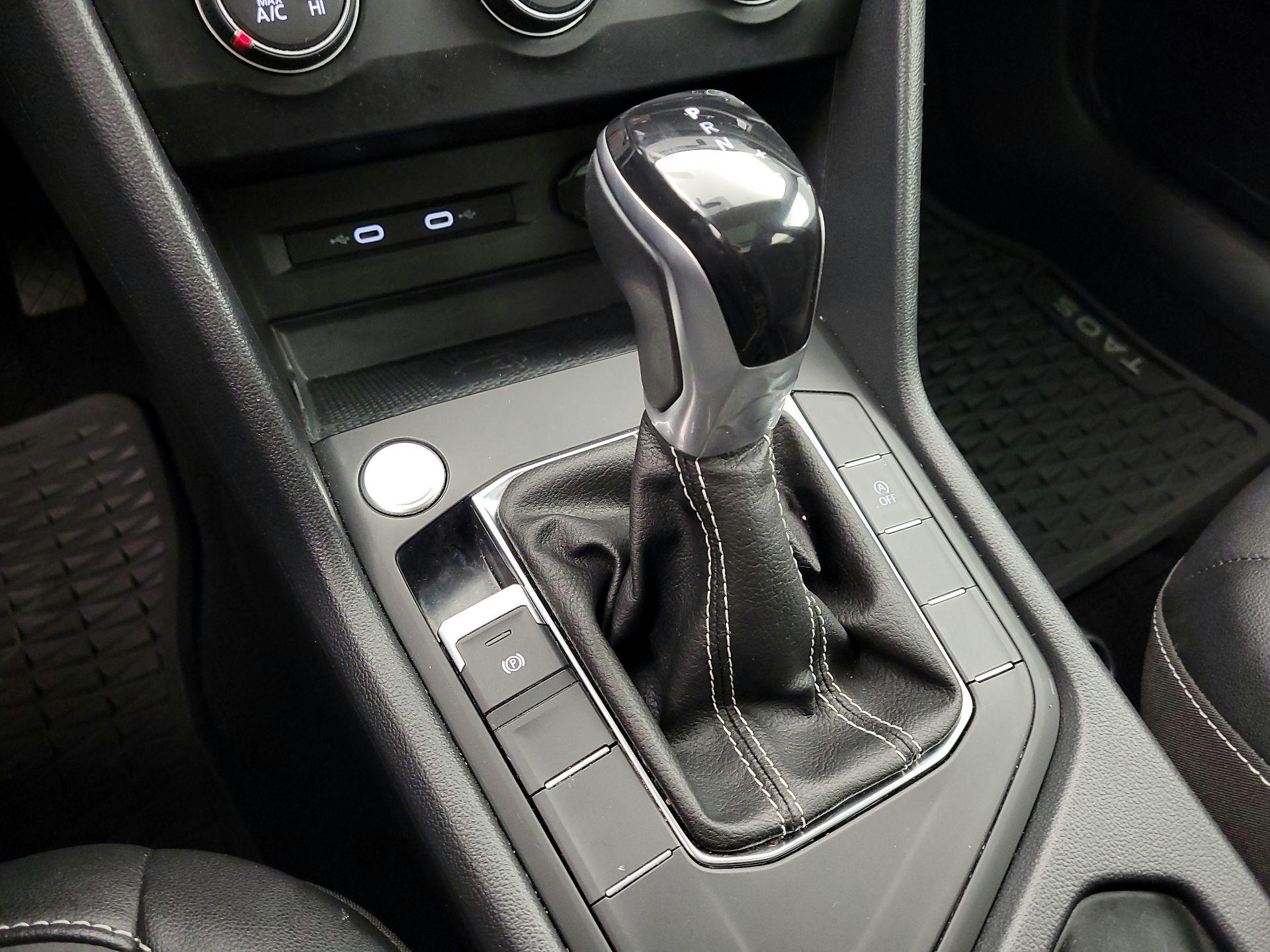 Thumbnail: 2022 Volkswagen Taos - 17