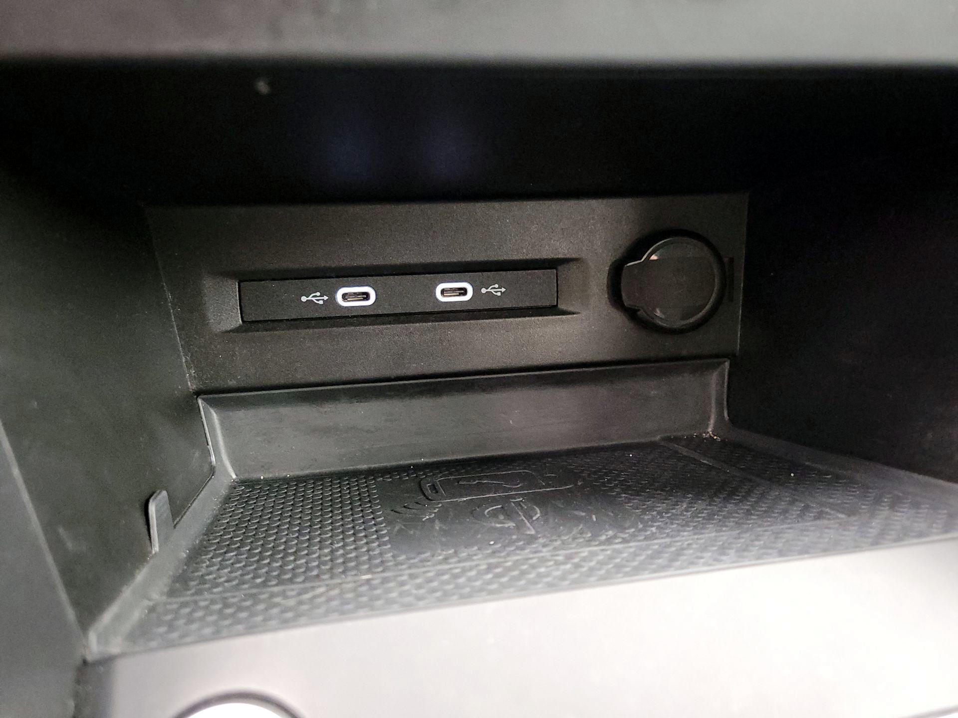 Thumbnail: 2022 Volkswagen Taos - 18