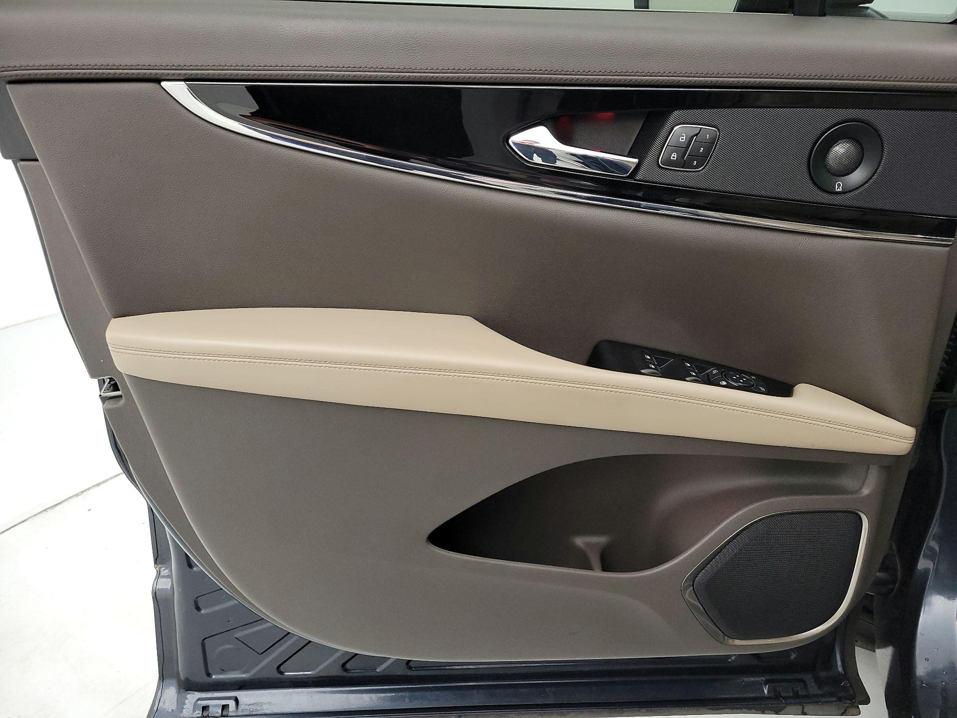 Thumbnail: 2022 Lincoln Nautilus - 12