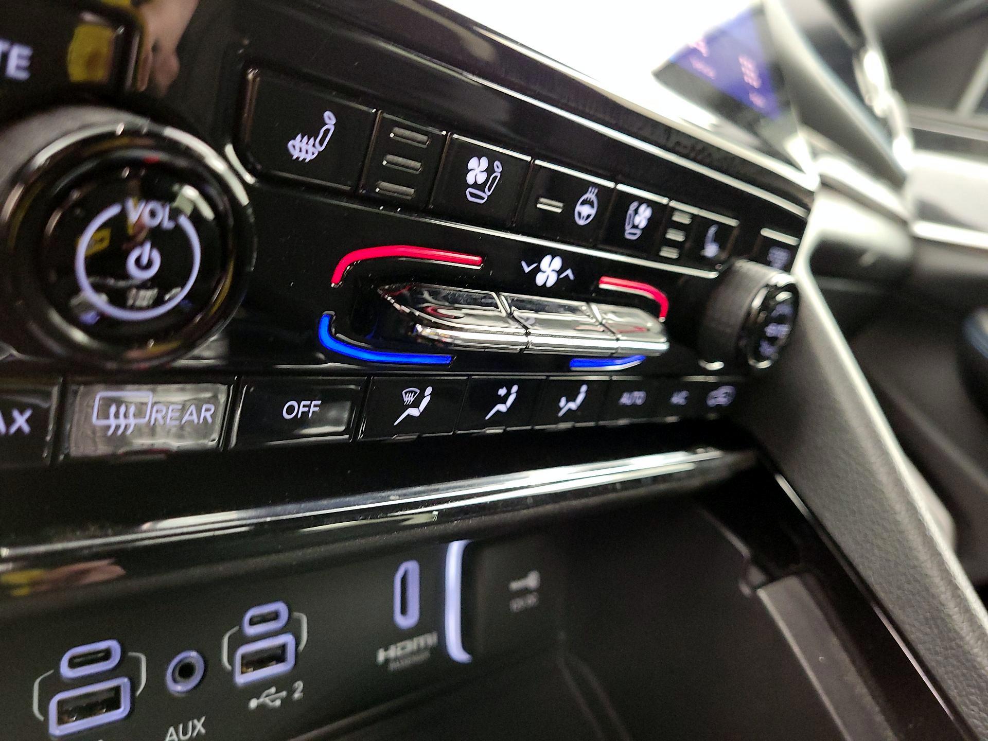 Thumbnail: 2022 Jeep Grand Cherokee - 17