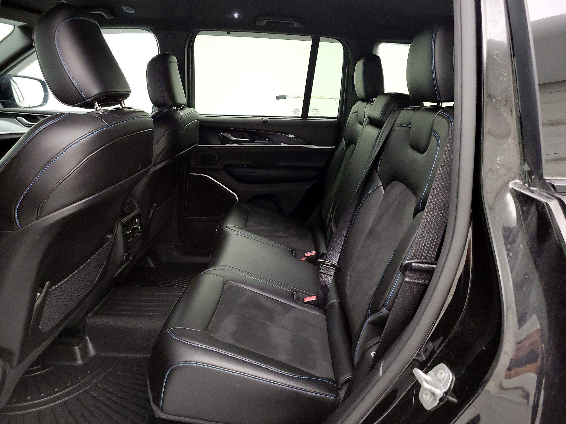 Thumbnail: 2022 Jeep Grand Cherokee - 20