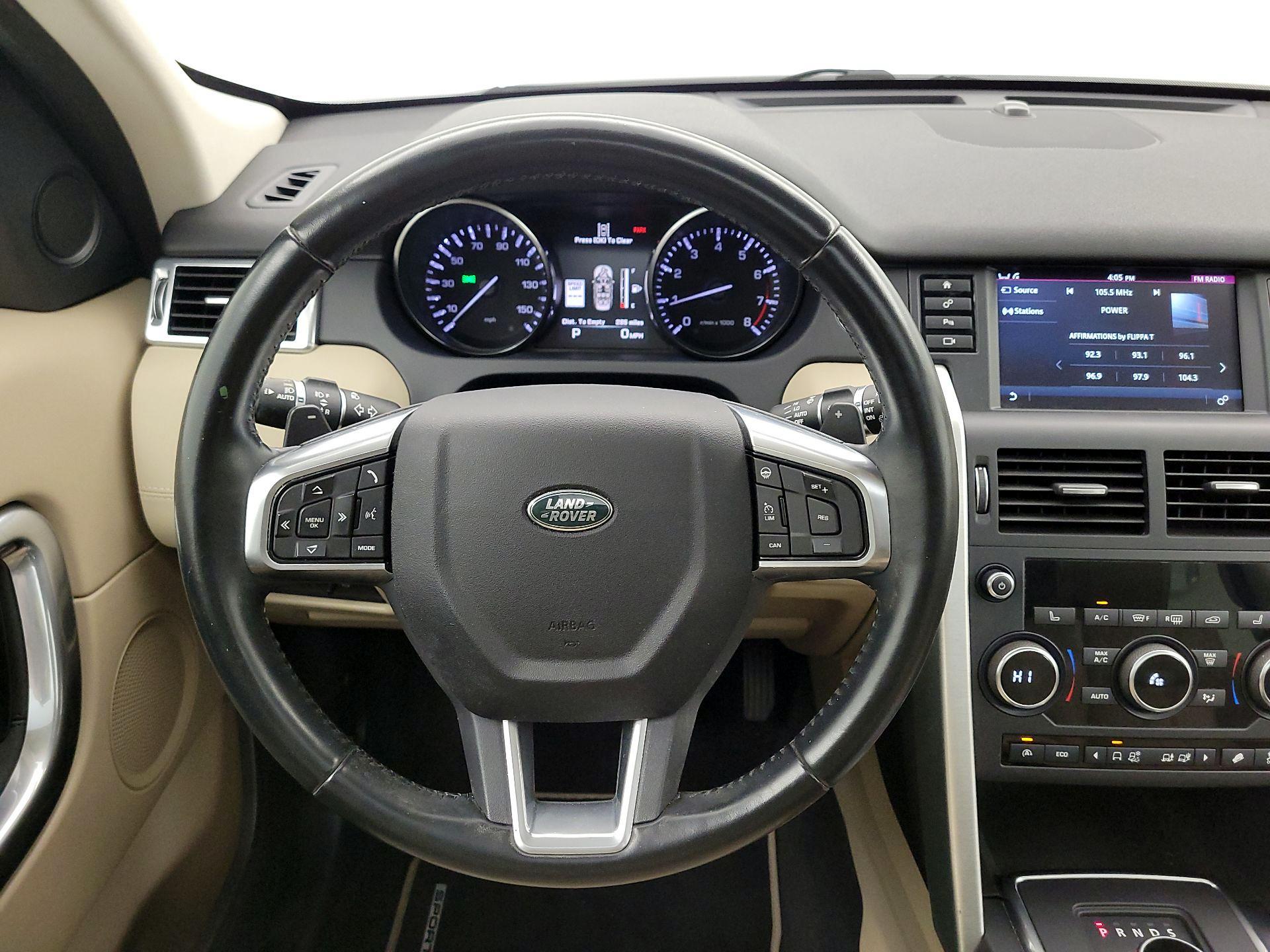 Thumbnail: 2016 Land Rover Discovery Sport - 10