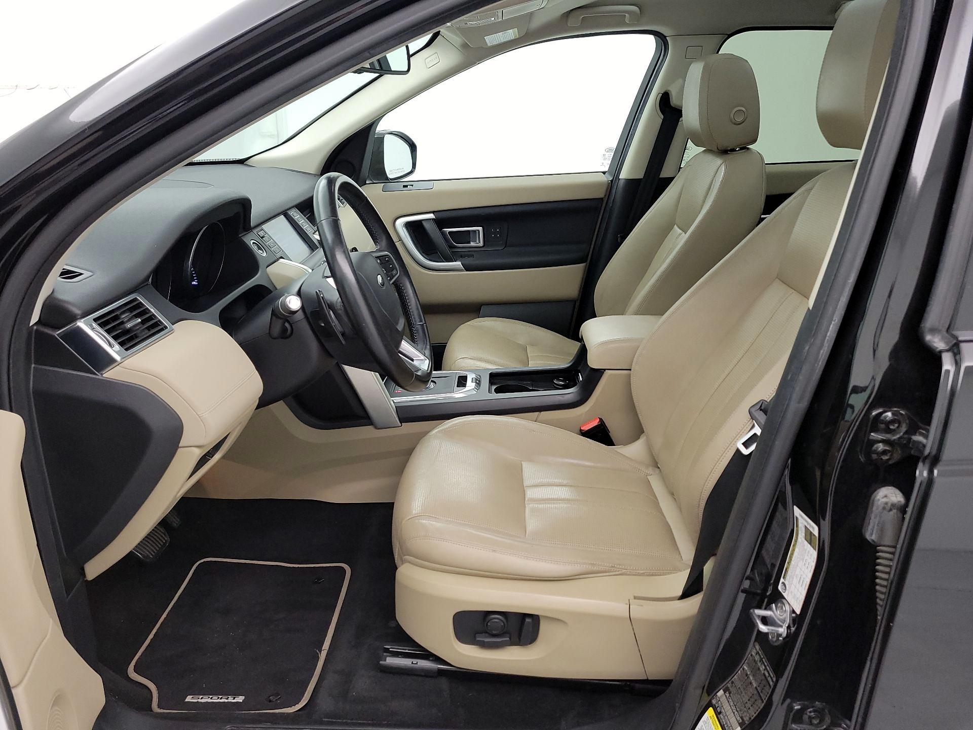 Thumbnail: 2016 Land Rover Discovery Sport - 11