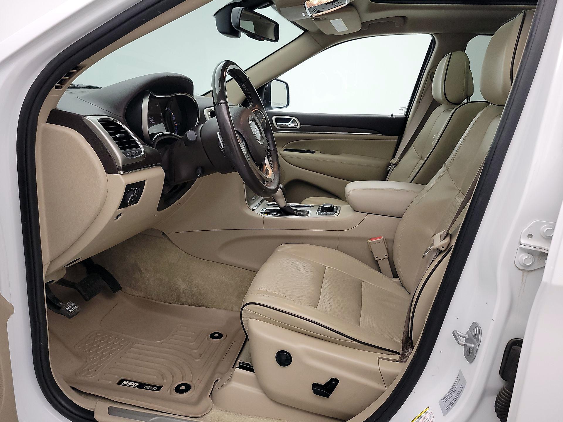 Thumbnail: 2016 Jeep Grand Cherokee - 11