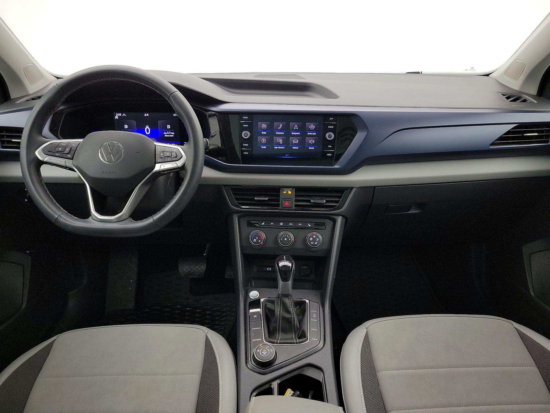 Thumbnail: 2022 Volkswagen Taos - 9