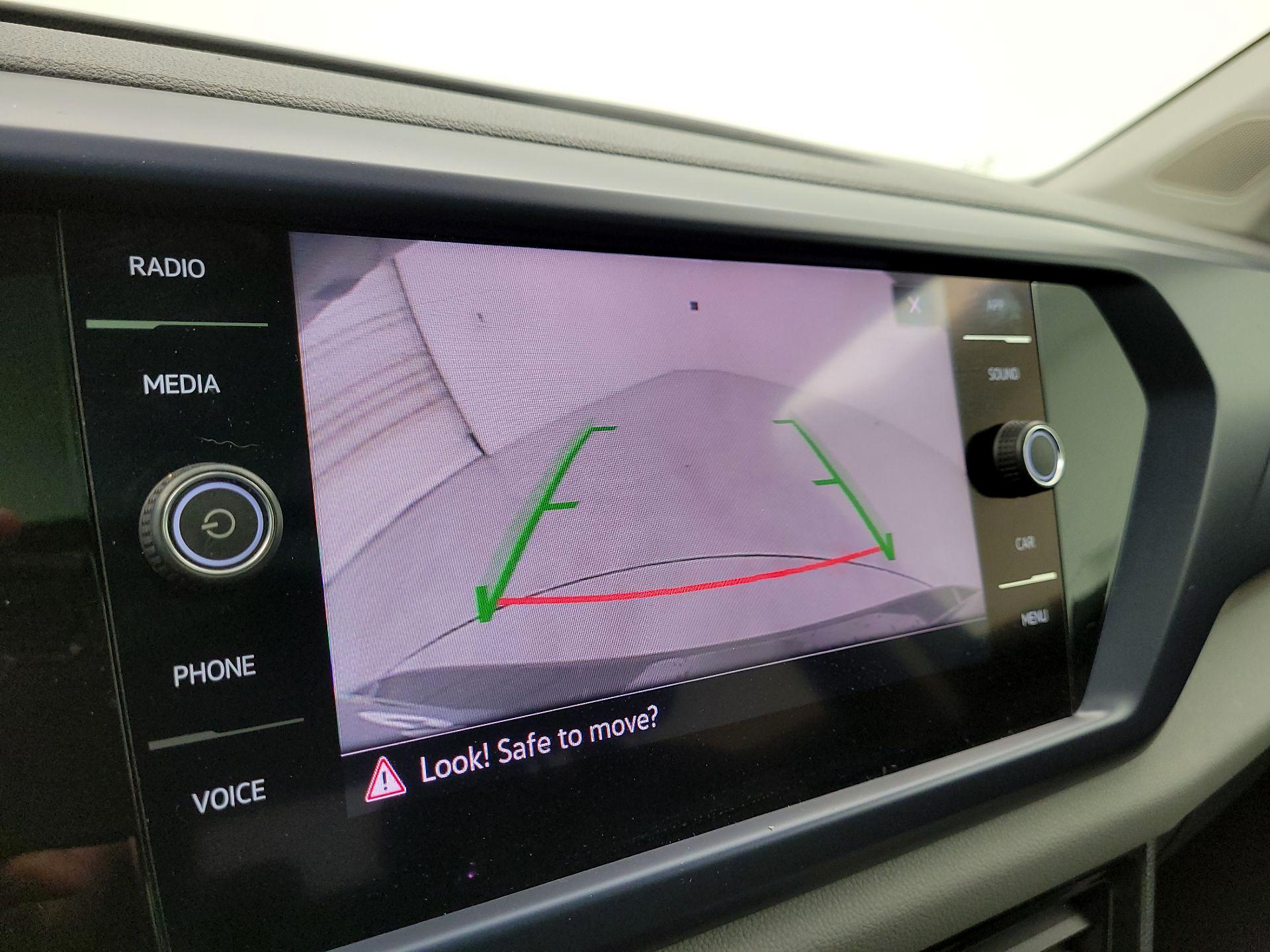 Thumbnail: 2022 Volkswagen Taos - 14