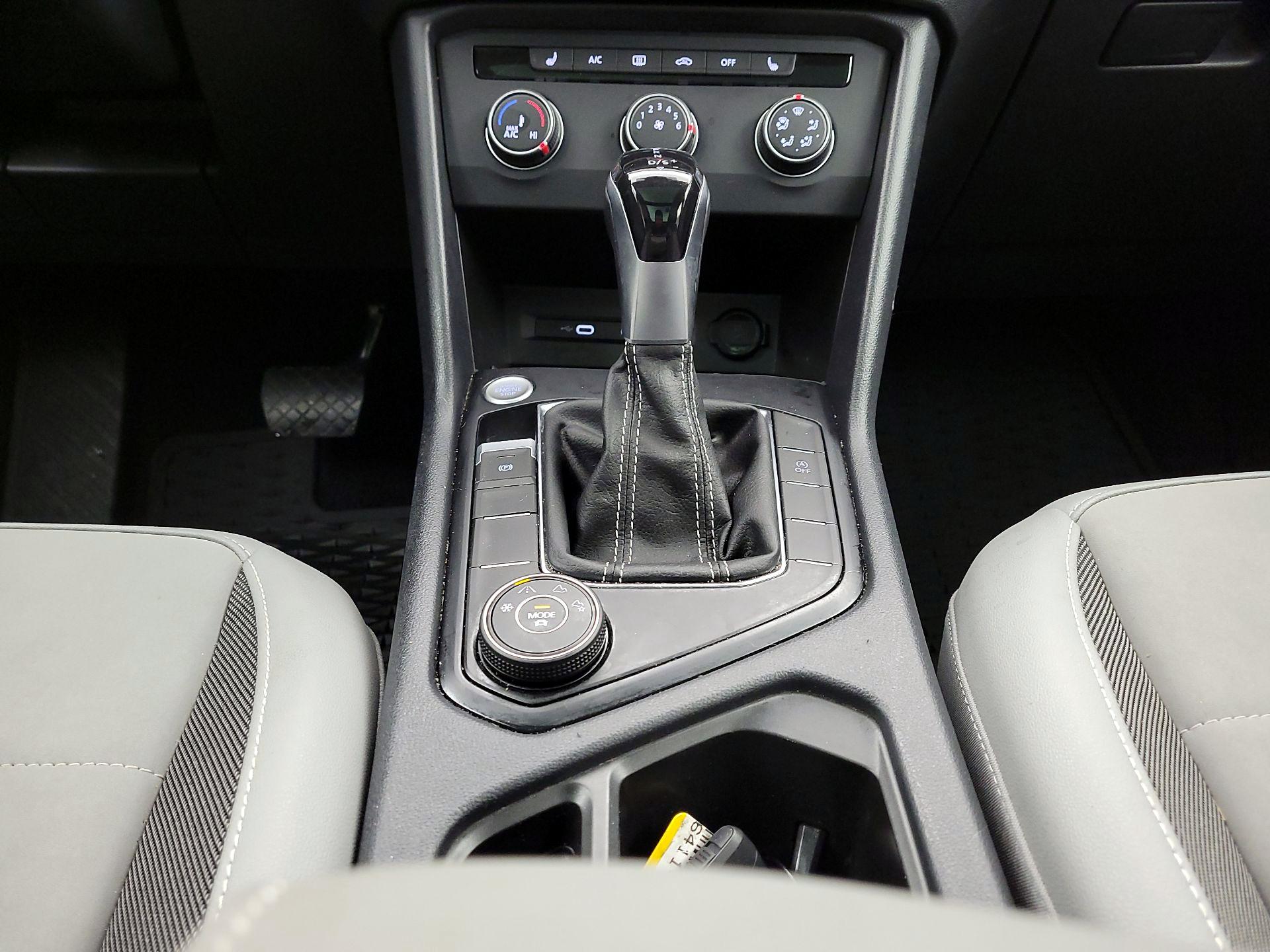 Thumbnail: 2022 Volkswagen Taos - 17