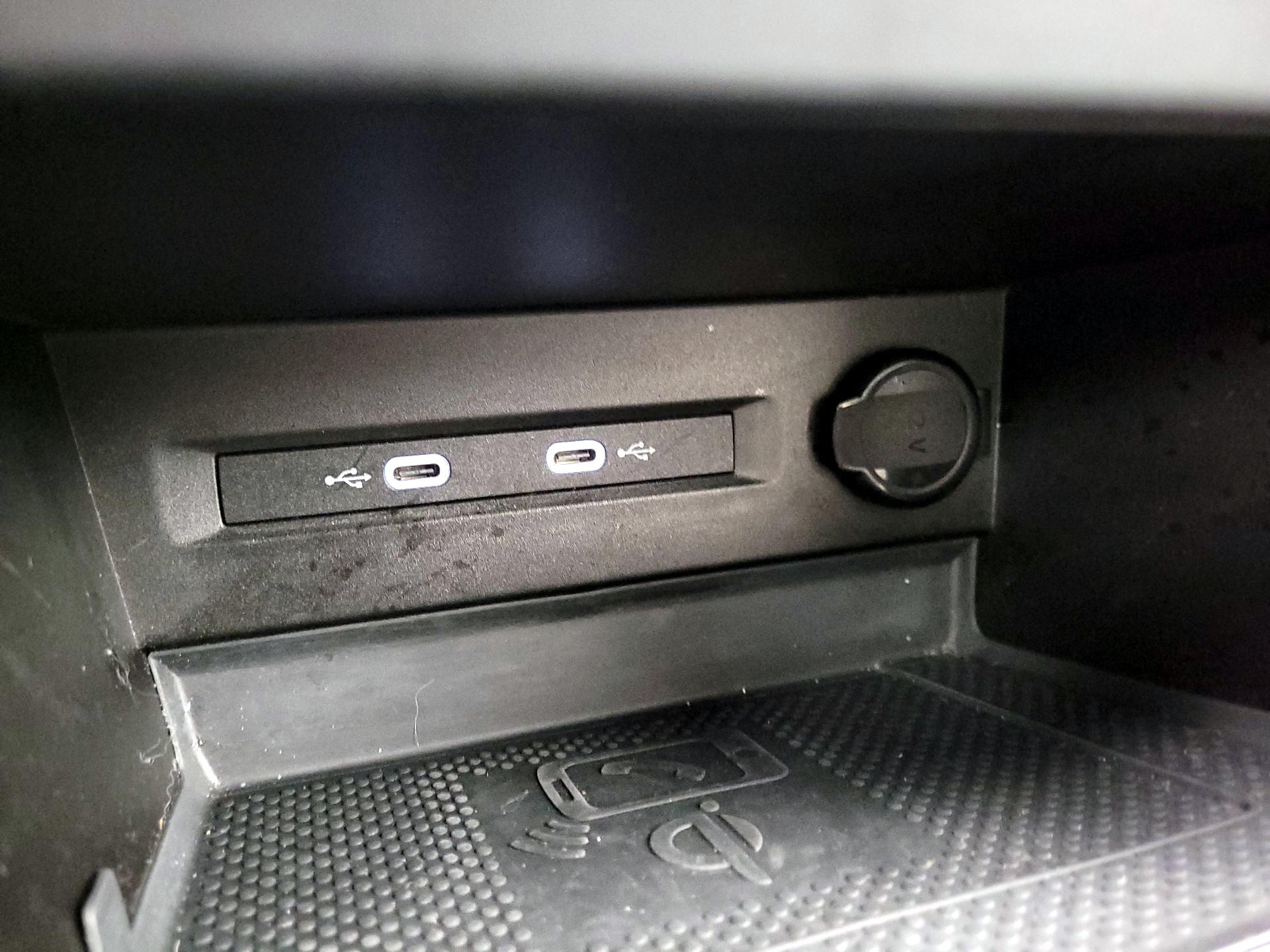 Thumbnail: 2022 Volkswagen Taos - 18