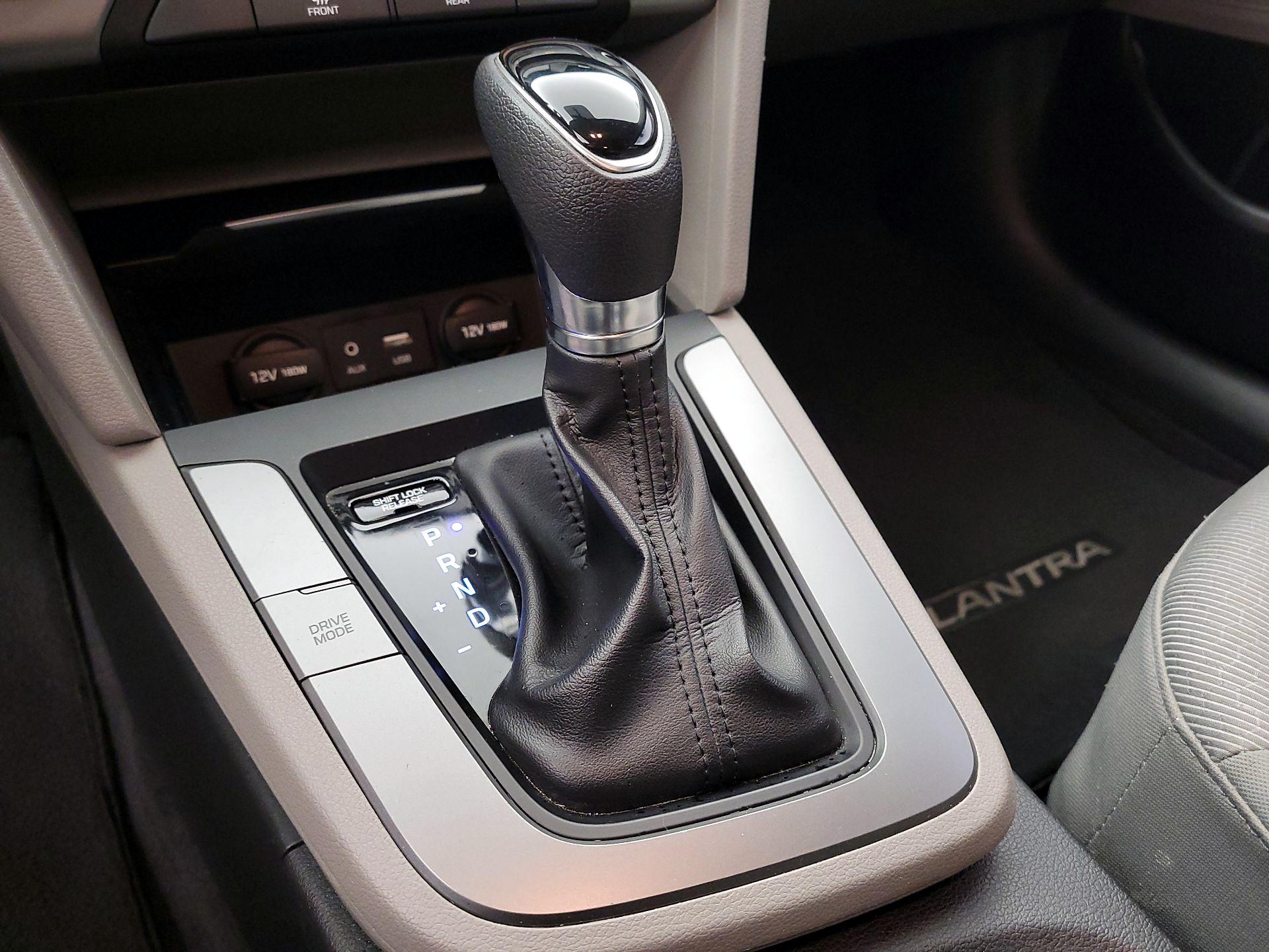 Thumbnail: 2017 Hyundai Elantra - 17