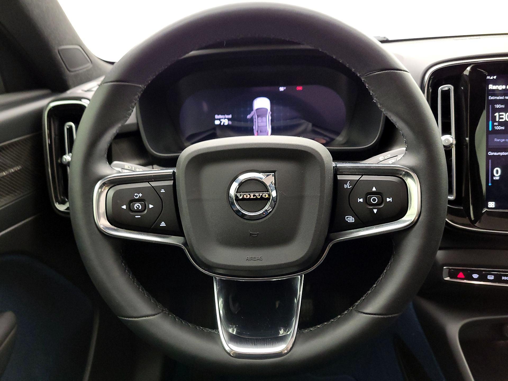 Thumbnail: 2023 Volvo C40 - 10