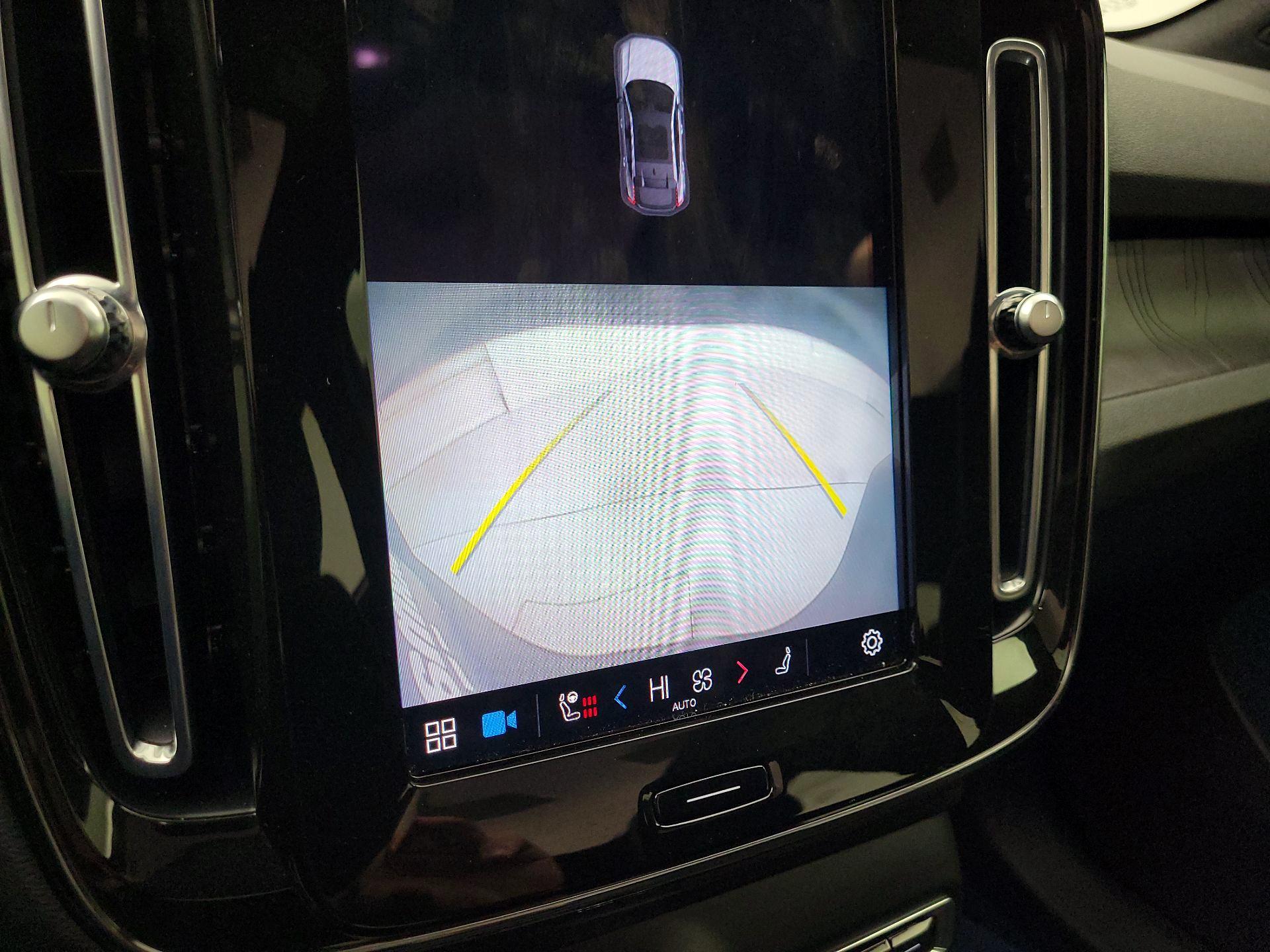 Thumbnail: 2023 Volvo C40 - 15