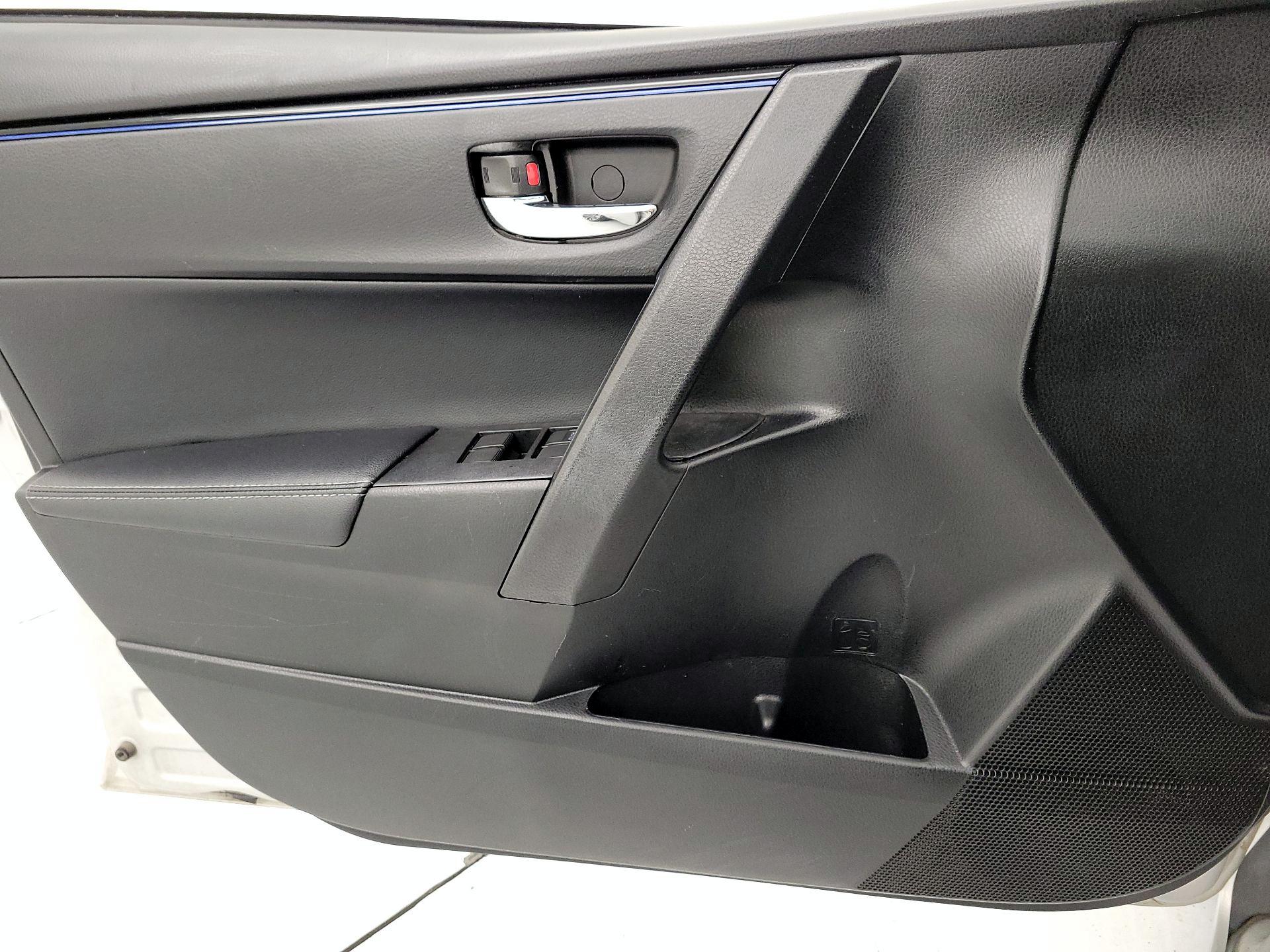 Thumbnail: 2017 Toyota Corolla - 12