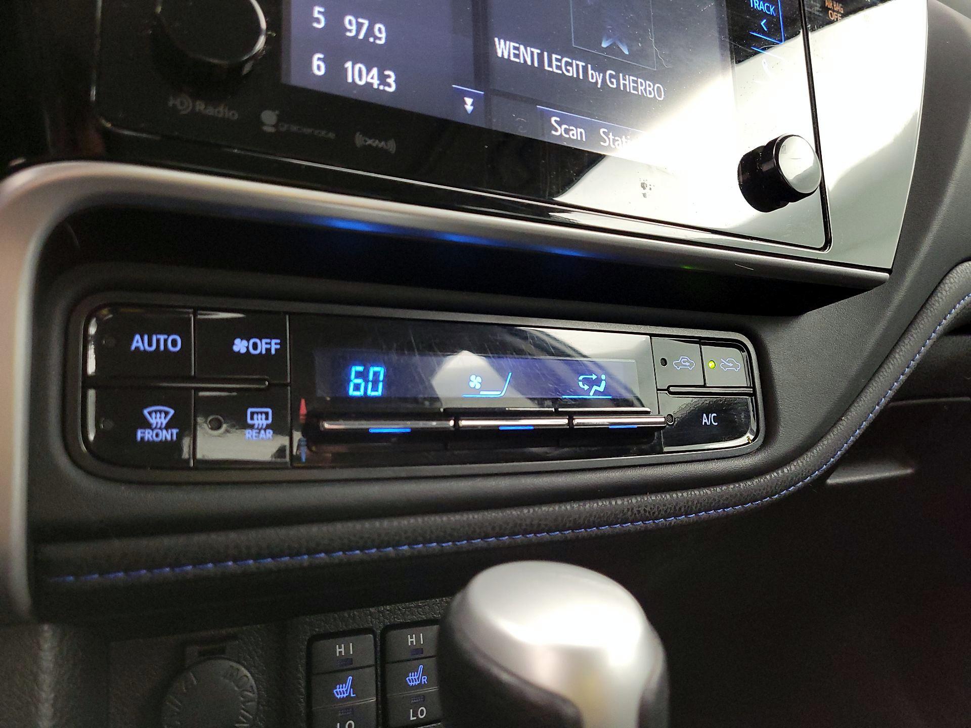 Thumbnail: 2017 Toyota Corolla - 16