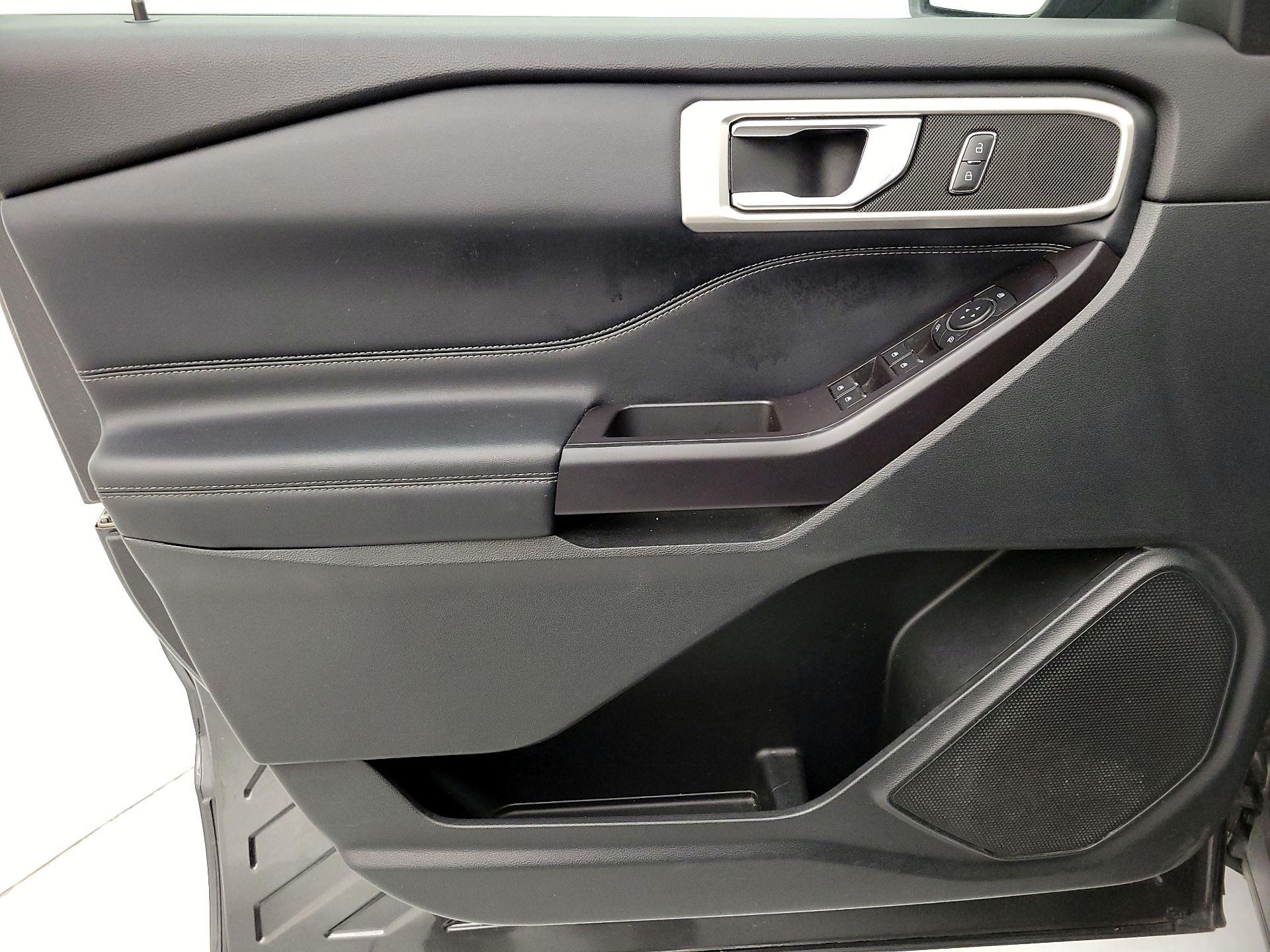 Thumbnail: 2020 Ford Explorer - 12