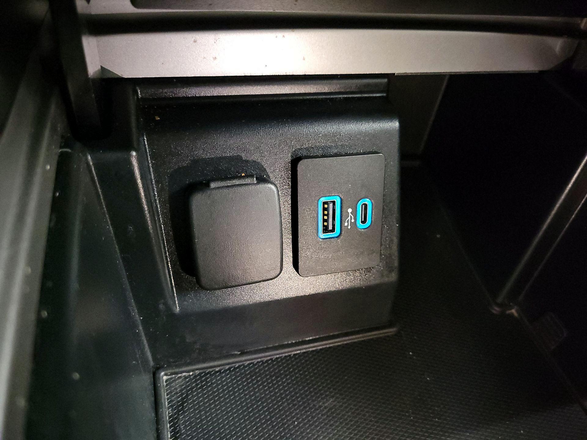 Thumbnail: 2020 Ford Explorer - 18