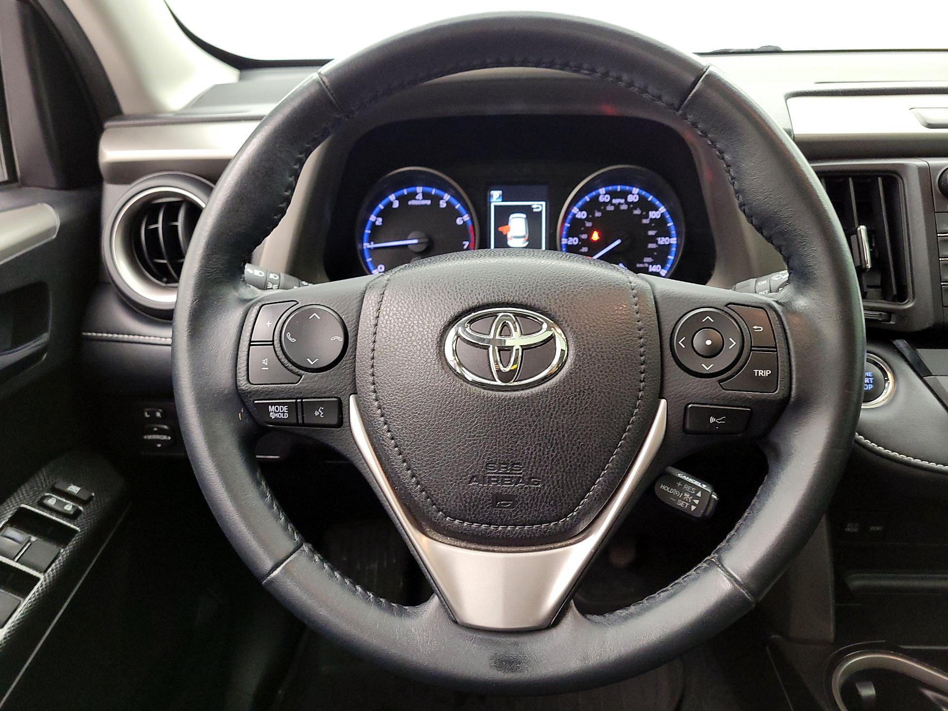 Thumbnail: 2018 Toyota RAV4 - 10