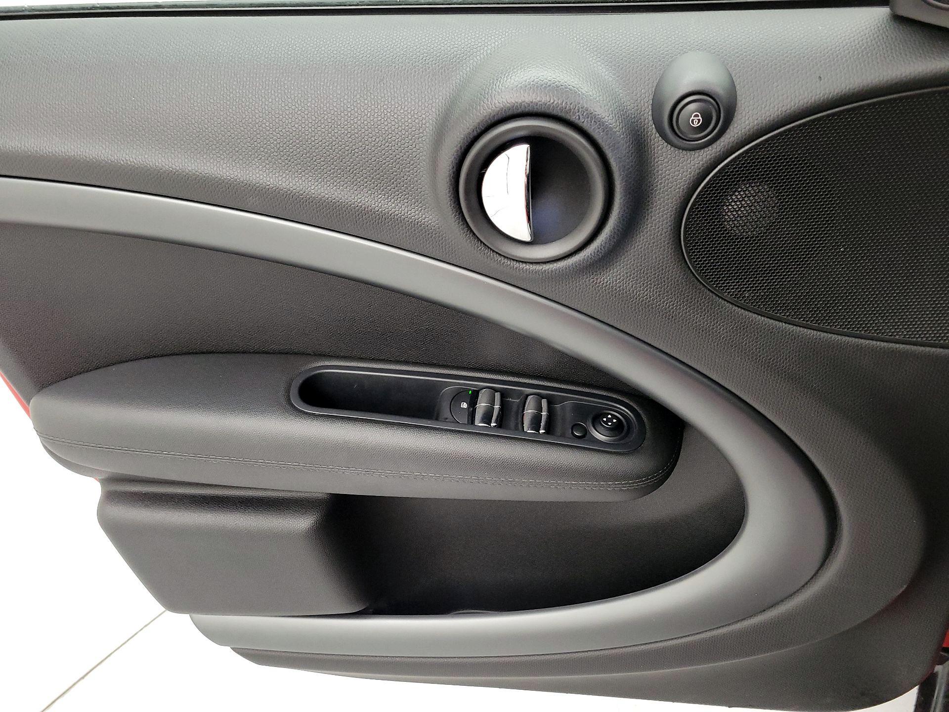 Thumbnail: 2015 MINI Cooper Countryman - 12