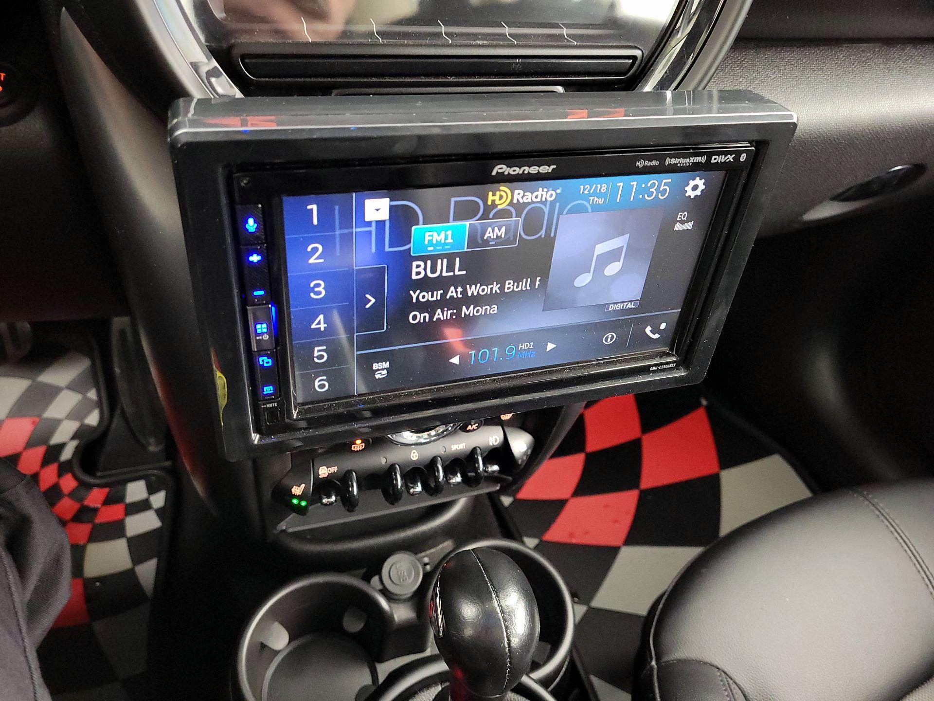 Thumbnail: 2015 MINI Cooper Countryman - 13