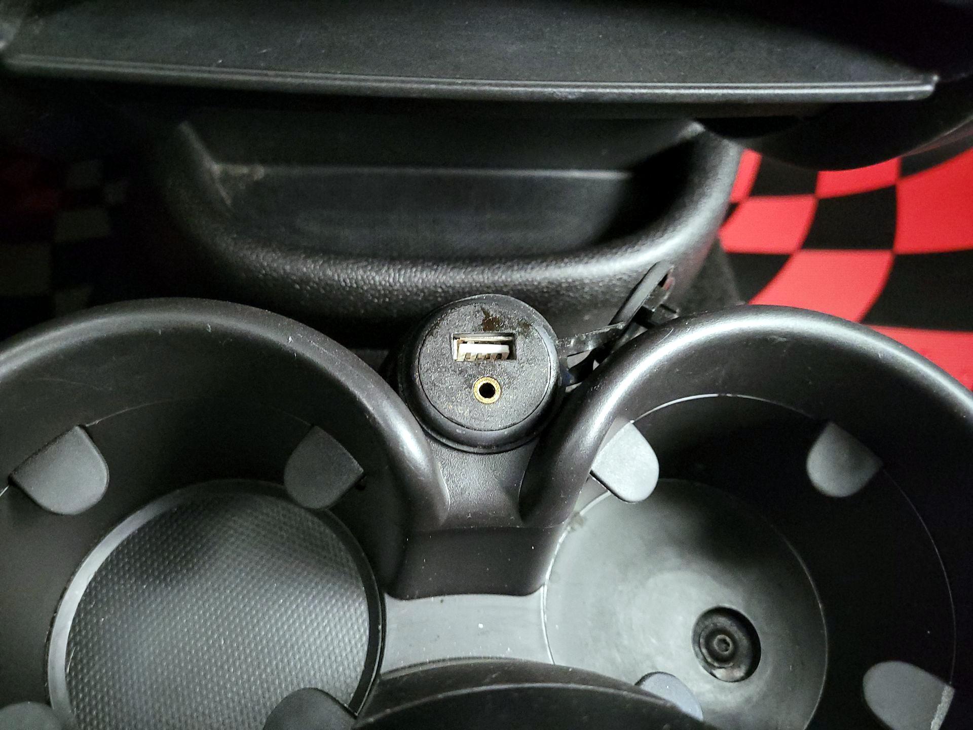 Thumbnail: 2015 MINI Cooper Countryman - 16