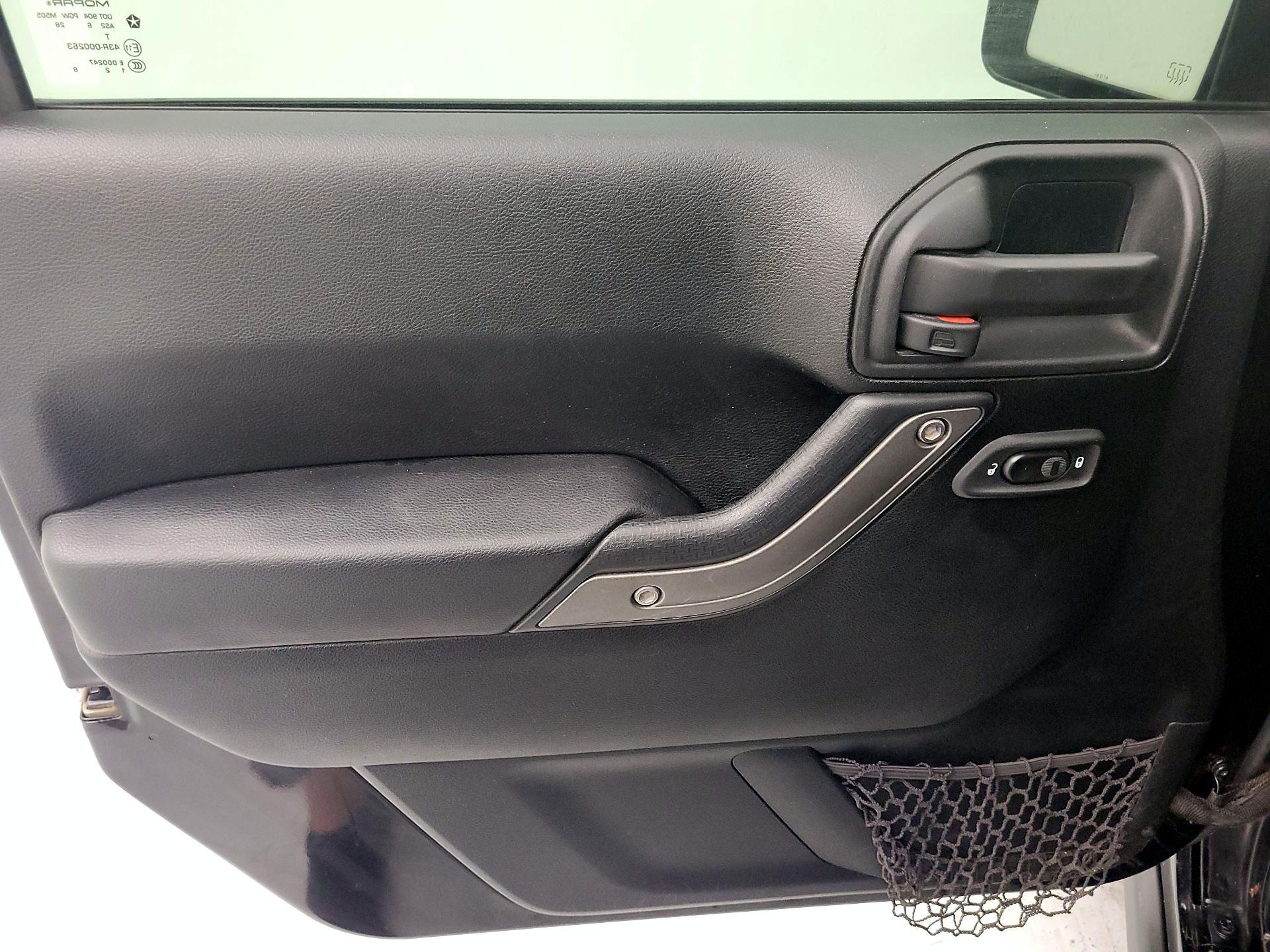 Thumbnail: 2017 Jeep Wrangler - 12